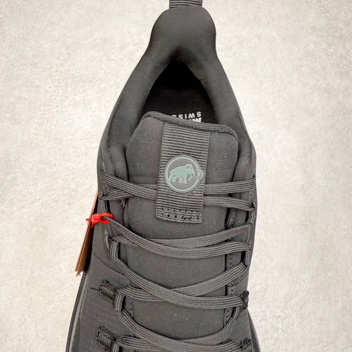 图片[5]-MAMMUT猛犸象 Aenergy 舒适百搭 耐磨防滑 低帮徒步鞋 MAMMUT是高山运动、登山和户外运动装备品牌，其产品以可靠的质量和创新的设计领导着世界潮流，MAMMUT代表着最高的安全性，其产品线几乎覆盖所有户外领域，依靠其产品安全可靠的性能以及丰富的产品线而享誉全球。实拍调校N版已经零色差零失真 百分百还原实物色彩所见即所得 不存在货不对板色差等低级问题 选购参考实物拍摄 不混卖不参货 只用心做好货严格选品 承诺混一赔十 尺码：36 36.5 37.5 38 38.5 39 40 40.5 41 42 42.5 43 44 44.5 45-选品中心