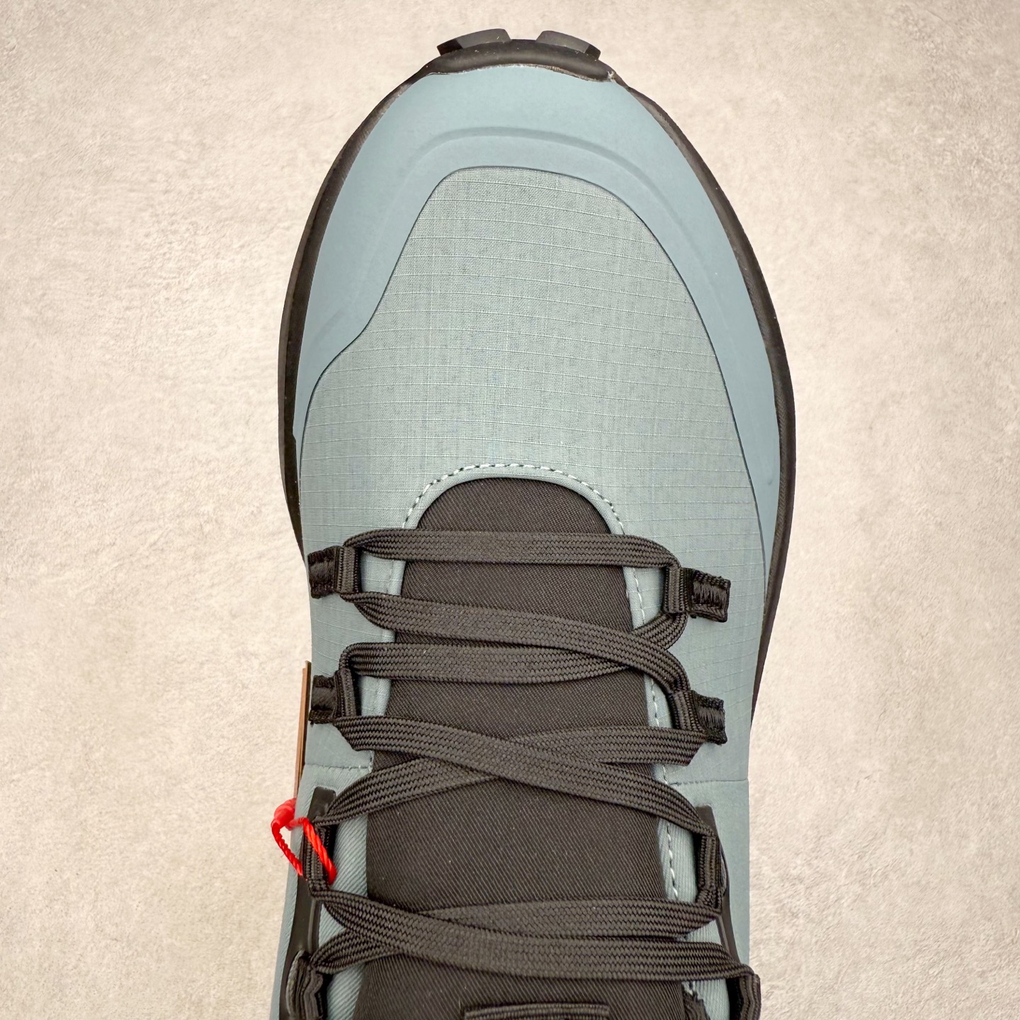 图片[4]-MAMMUT猛犸象 Aenergy 舒适百搭 耐磨防滑 低帮徒步鞋 MAMMUT是高山运动、登山和户外运动装备品牌，其产品以可靠的质量和创新的设计领导着世界潮流，MAMMUT代表着最高的安全性，其产品线几乎覆盖所有户外领域，依靠其产品安全可靠的性能以及丰富的产品线而享誉全球。实拍调校N版已经零色差零失真 百分百还原实物色彩所见即所得 不存在货不对板色差等低级问题 选购参考实物拍摄 不混卖不参货 只用心做好货严格选品 承诺混一赔十 尺码：36 36.5 37.5 38 38.5 39 40 40.5 41 42 42.5 43 44 44.5 45-选品中心