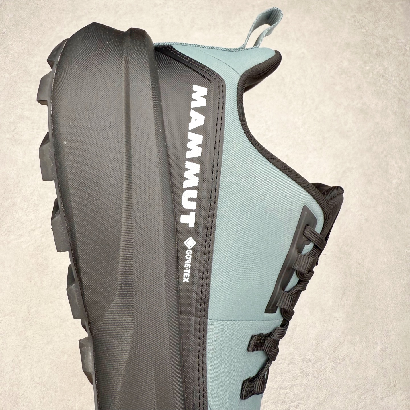 图片[6]-MAMMUT猛犸象 Aenergy 舒适百搭 耐磨防滑 低帮徒步鞋 MAMMUT是高山运动、登山和户外运动装备品牌，其产品以可靠的质量和创新的设计领导着世界潮流，MAMMUT代表着最高的安全性，其产品线几乎覆盖所有户外领域，依靠其产品安全可靠的性能以及丰富的产品线而享誉全球。实拍调校N版已经零色差零失真 百分百还原实物色彩所见即所得 不存在货不对板色差等低级问题 选购参考实物拍摄 不混卖不参货 只用心做好货严格选品 承诺混一赔十 尺码：36 36.5 37.5 38 38.5 39 40 40.5 41 42 42.5 43 44 44.5 45-选品中心