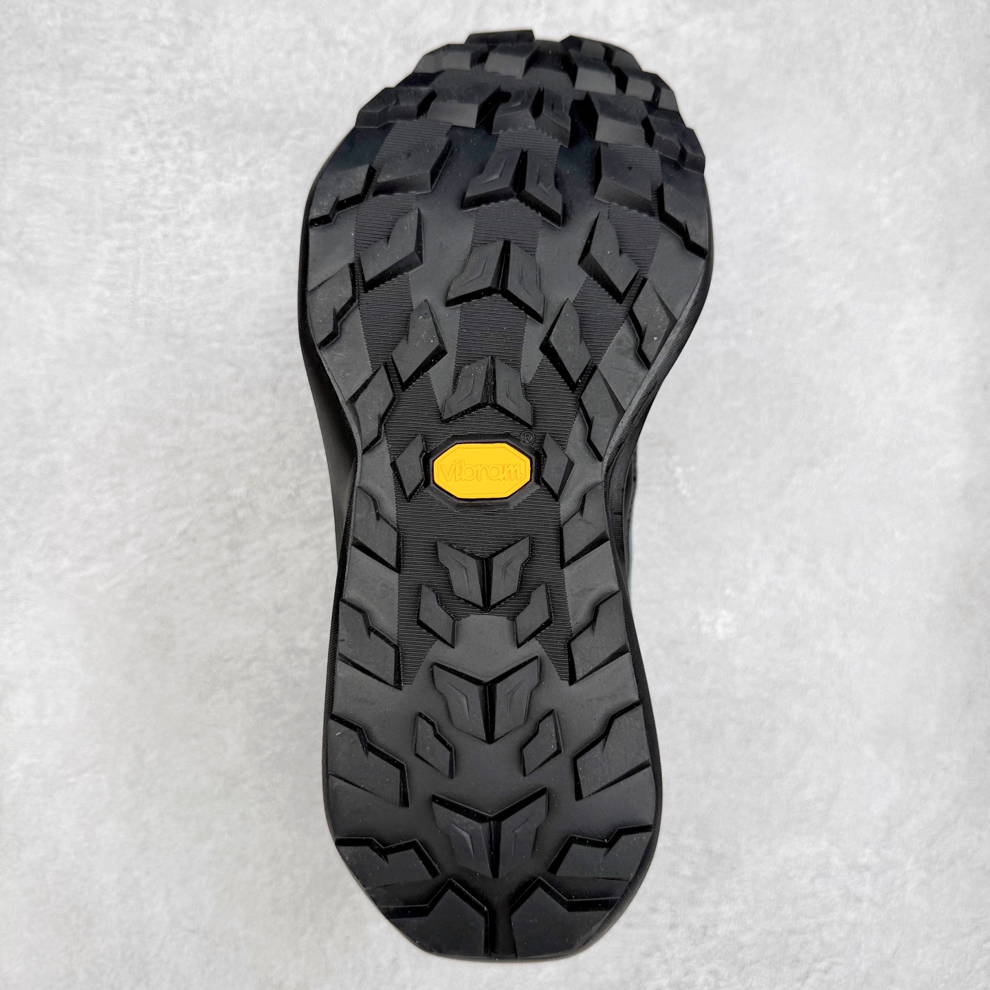 图片[9]-MAMMUT猛犸象 Aenergy 舒适百搭 耐磨防滑 低帮徒步鞋 MAMMUT是高山运动、登山和户外运动装备品牌，其产品以可靠的质量和创新的设计领导着世界潮流，MAMMUT代表着最高的安全性，其产品线几乎覆盖所有户外领域，依靠其产品安全可靠的性能以及丰富的产品线而享誉全球。实拍调校N版已经零色差零失真 百分百还原实物色彩所见即所得 不存在货不对板色差等低级问题 选购参考实物拍摄 不混卖不参货 只用心做好货严格选品 承诺混一赔十 尺码：36 36.5 37.5 38 38.5 39 40 40.5 41 42 42.5 43 44 44.5 45-选品中心