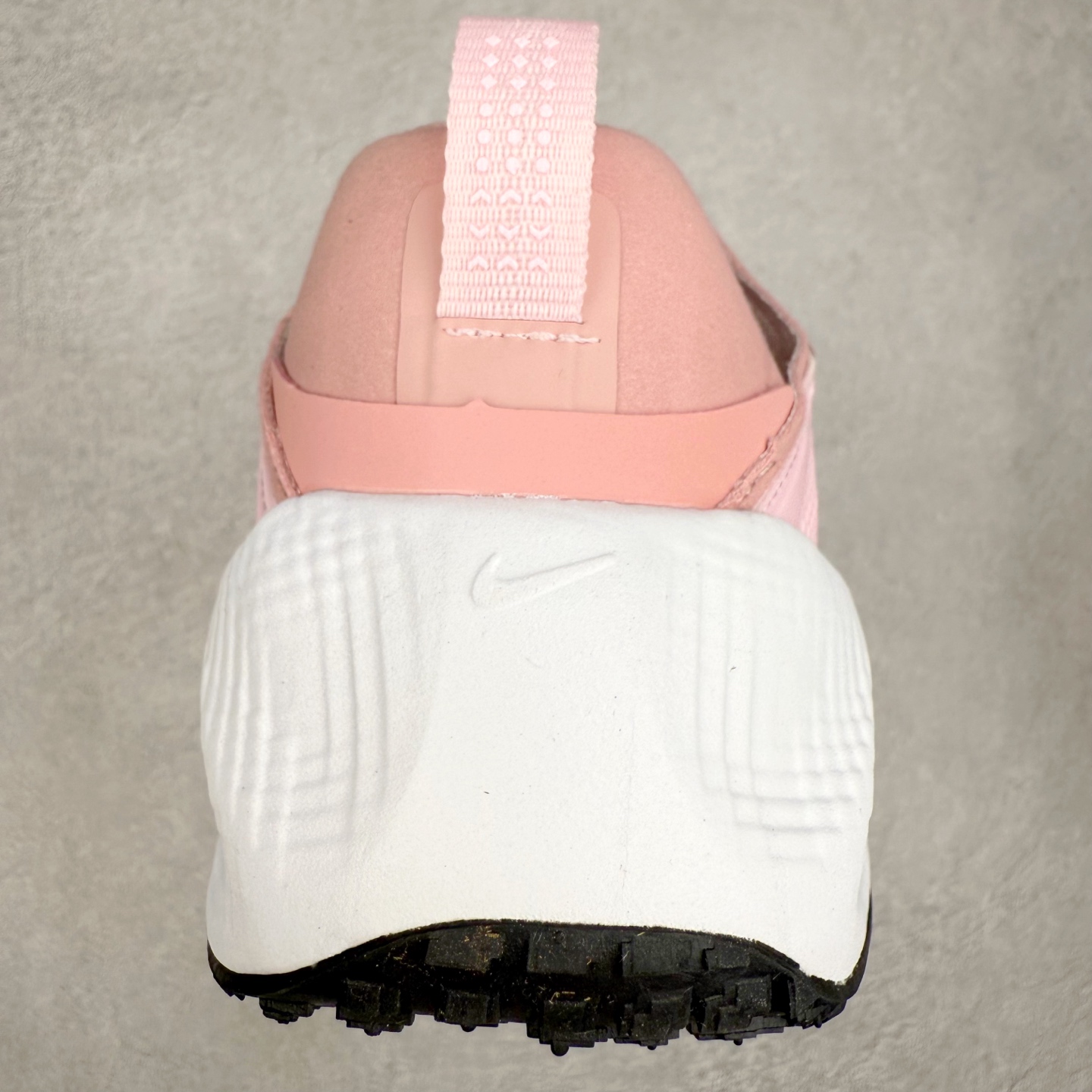 图片[8]-HYEIN SEO x NK Ava Rover 百搭舒适耐磨低帮跑步鞋 男女同款 流线型轮廓，通过轻薄物料鞋面结合 TPU 网格状支撑示人，增厚的中底材质选用 ReactX 加持，华夫外底收尾。鞋垫与后跟鞋提，克制点缀 Hyein Seo 字样。鞋垫与鞋提则采用菱形格纹的变化元素呈现。实拍调校N版已经零色差零失真 百分百还原实物色彩所见即所得 不存在货不对板色差等低级问题 选购参考实物拍摄 不混卖不参货 只用心做好货严格选品 承诺混一赔十 尺码：36 36.5 37.5 38 38.5 39 40 40.5 41 42 42.5 43 44 44.5 45-选品中心