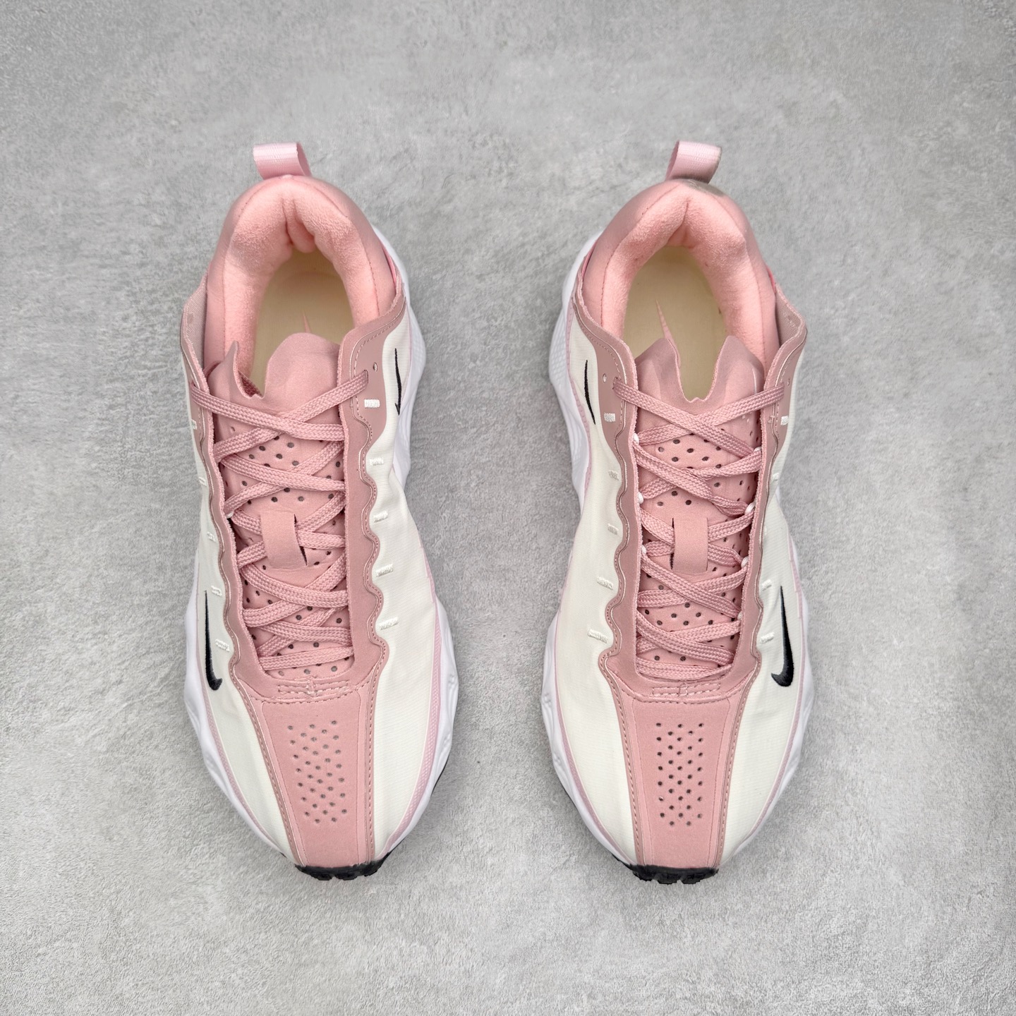 图片[2]-HYEIN SEO x NK Ava Rover 百搭舒适耐磨低帮跑步鞋 男女同款 流线型轮廓，通过轻薄物料鞋面结合 TPU 网格状支撑示人，增厚的中底材质选用 ReactX 加持，华夫外底收尾。鞋垫与后跟鞋提，克制点缀 Hyein Seo 字样。鞋垫与鞋提则采用菱形格纹的变化元素呈现。实拍调校N版已经零色差零失真 百分百还原实物色彩所见即所得 不存在货不对板色差等低级问题 选购参考实物拍摄 不混卖不参货 只用心做好货严格选品 承诺混一赔十 尺码：36 36.5 37.5 38 38.5 39 40 40.5 41 42 42.5 43 44 44.5 45-选品中心