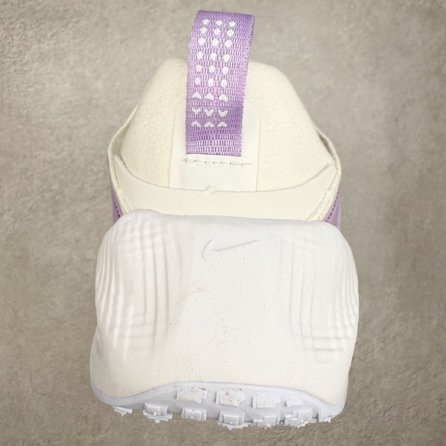 图片[8]-HYEIN SEO x NK Ava Rover 百搭舒适耐磨低帮跑步鞋 男女同款 流线型轮廓，通过轻薄物料鞋面结合 TPU 网格状支撑示人，增厚的中底材质选用 ReactX 加持，华夫外底收尾。鞋垫与后跟鞋提，克制点缀 Hyein Seo 字样。鞋垫与鞋提则采用菱形格纹的变化元素呈现。实拍调校N版已经零色差零失真 百分百还原实物色彩所见即所得 不存在货不对板色差等低级问题 选购参考实物拍摄 不混卖不参货 只用心做好货严格选品 承诺混一赔十 尺码：36 36.5 37.5 38 38.5 39 40 40.5 41 42 42.5 43 44 44.5 45-选品中心