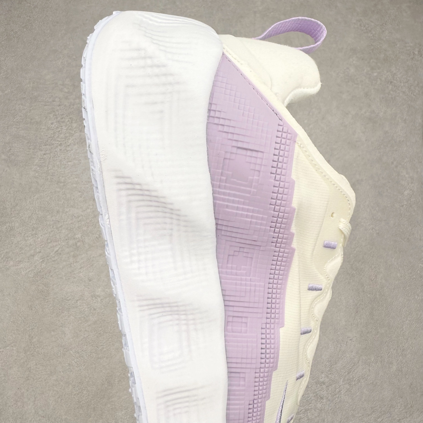 图片[6]-HYEIN SEO x NK Ava Rover 百搭舒适耐磨低帮跑步鞋 男女同款 流线型轮廓，通过轻薄物料鞋面结合 TPU 网格状支撑示人，增厚的中底材质选用 ReactX 加持，华夫外底收尾。鞋垫与后跟鞋提，克制点缀 Hyein Seo 字样。鞋垫与鞋提则采用菱形格纹的变化元素呈现。实拍调校N版已经零色差零失真 百分百还原实物色彩所见即所得 不存在货不对板色差等低级问题 选购参考实物拍摄 不混卖不参货 只用心做好货严格选品 承诺混一赔十 尺码：36 36.5 37.5 38 38.5 39 40 40.5 41 42 42.5 43 44 44.5 45-选品中心