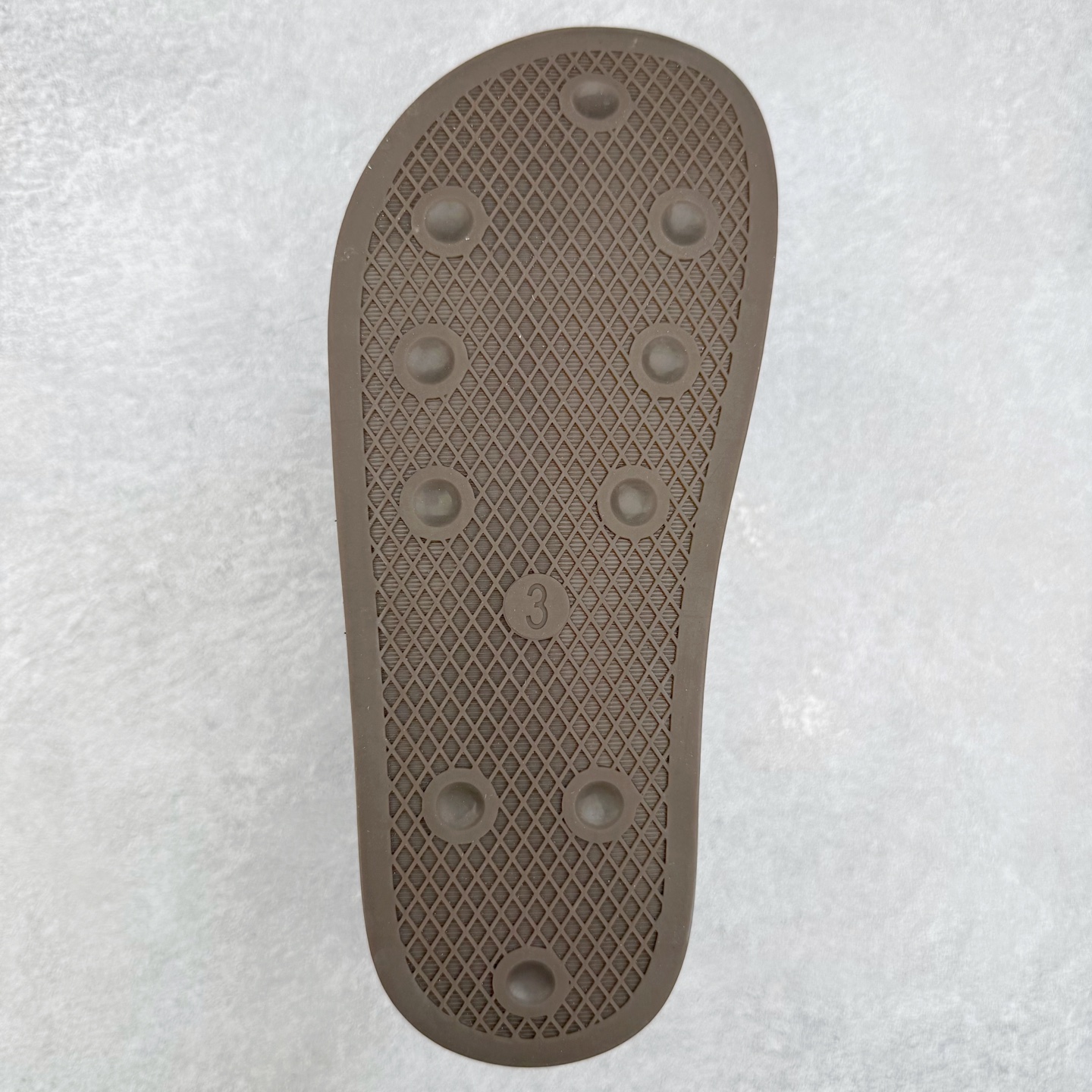 图片[9]-AD Originals Adimule 舒适百搭防磨包头拖鞋 男女同款 实拍调校N版已经零色差零失真 百分百还原实物色彩所见即所得 不存在货不对板色差等低级问题 选购参考实物拍摄 不混卖不参货 只用心做好货严格选品 承诺混一赔十 尺码：36 36.5 37.5 38 38.5 39 40 40.5 41 42 42.5 43 44 44.5 45-选品中心