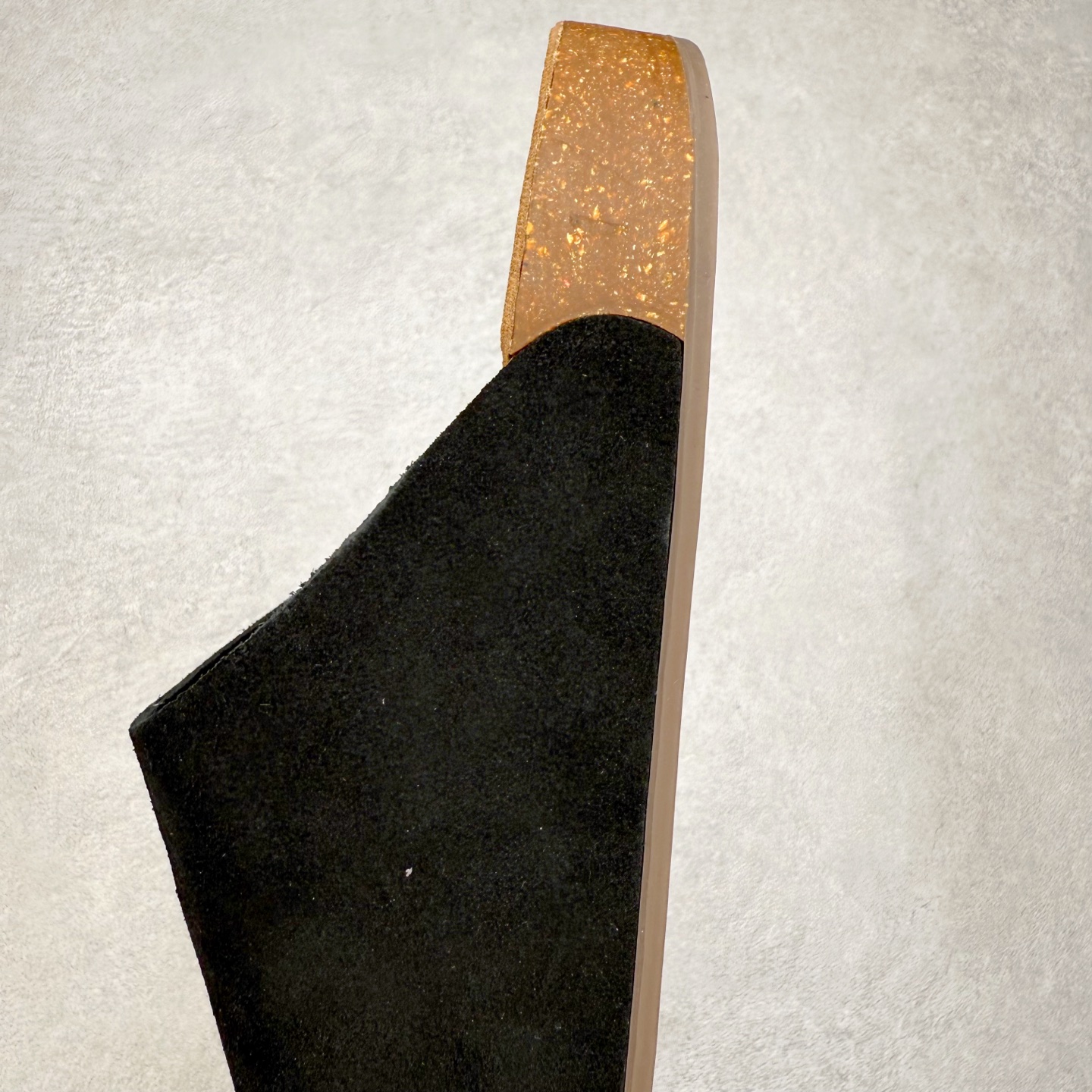 图片[7]-AD Originals Adimule 舒适百搭防磨包头拖鞋 男女同款 实拍调校N版已经零色差零失真 百分百还原实物色彩所见即所得 不存在货不对板色差等低级问题 选购参考实物拍摄 不混卖不参货 只用心做好货严格选品 承诺混一赔十 尺码：36 36.5 37.5 38 38.5 39 40 40.5 41 42 42.5 43 44 44.5 45-选品中心