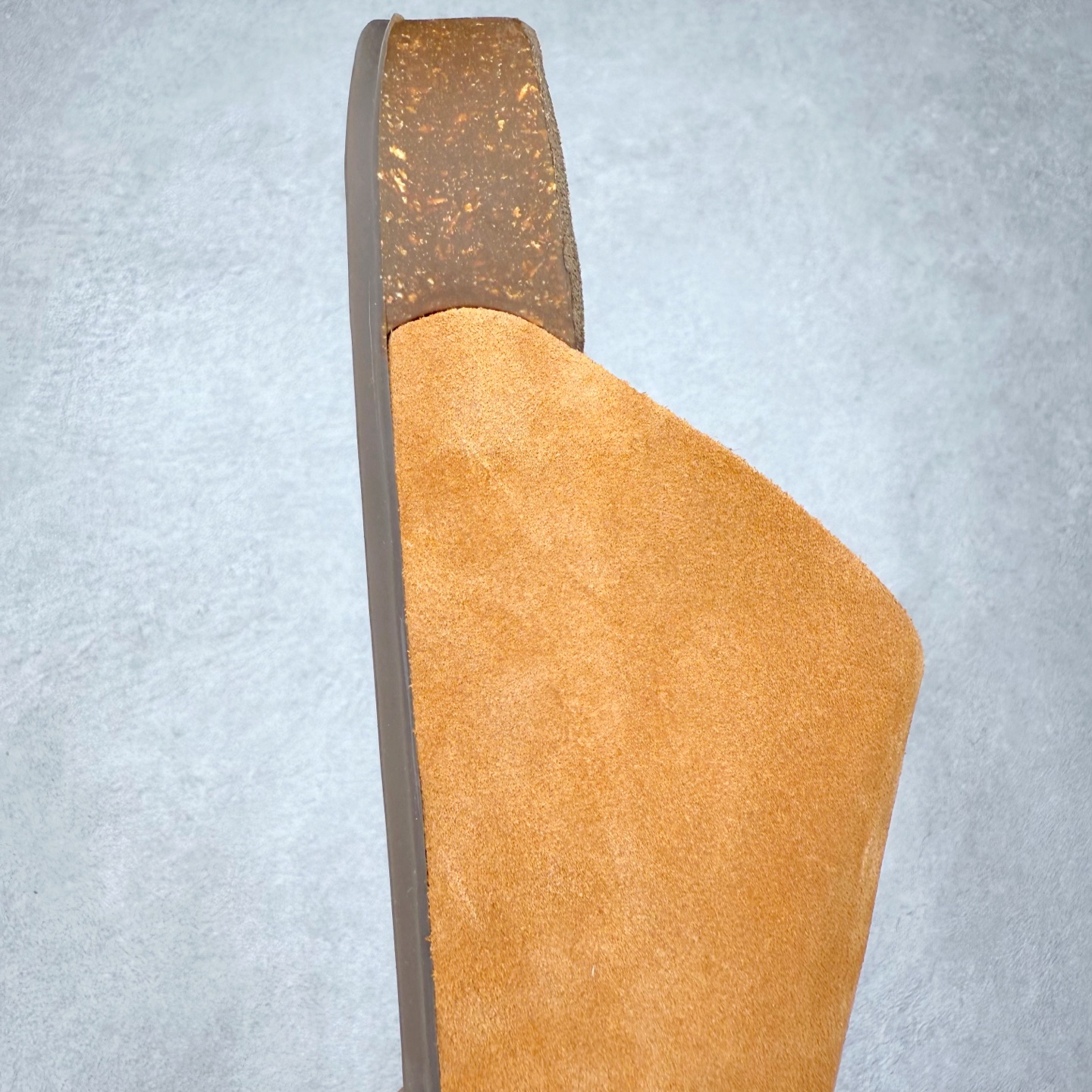 图片[6]-AD Originals Adimule 舒适百搭防磨包头拖鞋 男女同款 实拍调校N版已经零色差零失真 百分百还原实物色彩所见即所得 不存在货不对板色差等低级问题 选购参考实物拍摄 不混卖不参货 只用心做好货严格选品 承诺混一赔十 尺码：36 36.5 37.5 38 38.5 39 40 40.5 41 42 42.5 43 44 44.5 45-选品中心