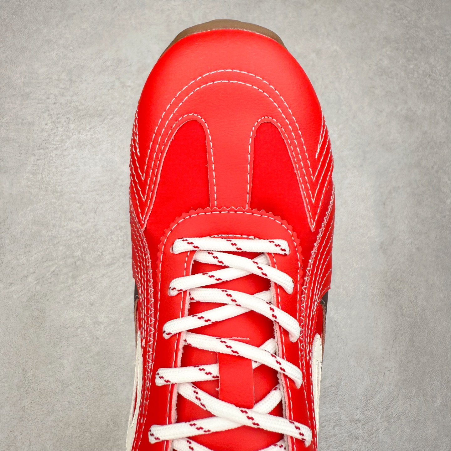 图片[4]-OLD ORDER Turbo-Lite芭蕾复古百搭德训鞋日常 防滑透气 低帮 生活休闲鞋 男女同款 OLD ORDER成立于2019年，其品牌含义为“|日秩序”——源于我们对现在过于整齐有序的环境秩序，每个人都循规蹈矩地活着产生的一种自我反省。品牌缩写为OO，即 ∞，意味着思想，格局，眼界的无穷大，足以让我们跳出现有的条条框框，将过于整齐有序的上世纪文化与未来趋势重组，让日时秩序下的自由在衣物上得以体现。而绝妙的改制手法，更是强调着我们对“抛开社会所加给人的包裹，还原本真自我”的美好追求，朋克运动和嬉皮士精神也在这个探索的过程中，与成衣设计融合为一体。实拍调校N版已经零色差零失真 百分百还原实物色彩所见即所得 不存在货不对板色差等低级问题 选购参考实物拍摄 不混卖不参货 只用心做好货严格选品 承诺混一赔十 尺码：36 36.5 37.5 38 38.5 39 40 40.5 41 42 42.5 43 44 44.5 45-选品中心