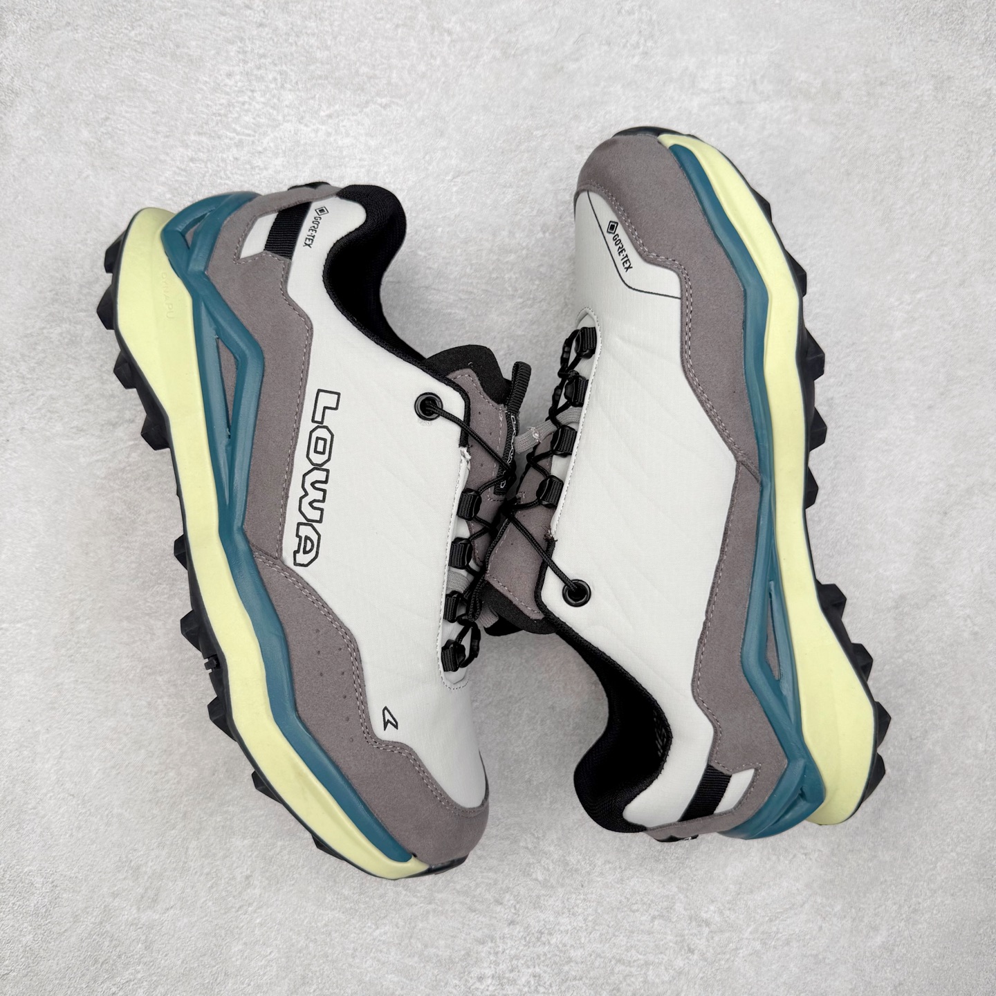 图片[3]-Lowa 漫游者2.0 舒适运动 减震防滑耐磨防水透气支撑轻便 低帮 户外功能鞋 1923年，LOWA诞生于德国南部巴伐利亚州的Jetzendorf一位名叫Johann Wagner的鞋匠手中。这位老鞋匠只在白天工作，晚上就陶醉在创作音乐的欢乐中。因而老鞋匠每天只能做几双鞋，但是每一双都质量上乘，不久这些鞋就闻名了德国，成为了最初的LOWA鞋。15年后，老鞋匠的儿子子承父业，并建立起了LOWA如今全球闻名、户外鞋领袖的地位。虽然历经90年，但当初老鞋匠精湛的制鞋工艺一直得以传承，纯手工的真诚与严谨也成为了LOWA秉承至今优良制鞋精神。实拍调校N版已经零色差零失真 百分百还原实物色彩所见即所得 不存在货不对板色差等低级问题 选购参考实物拍摄 不混卖不参货 只用心做好货严格选品 承诺混一赔十 尺码：36 36.5 37.5 38 38.5 39 40 40.5 41 42 42.5 43 44 44.5 45-选品中心