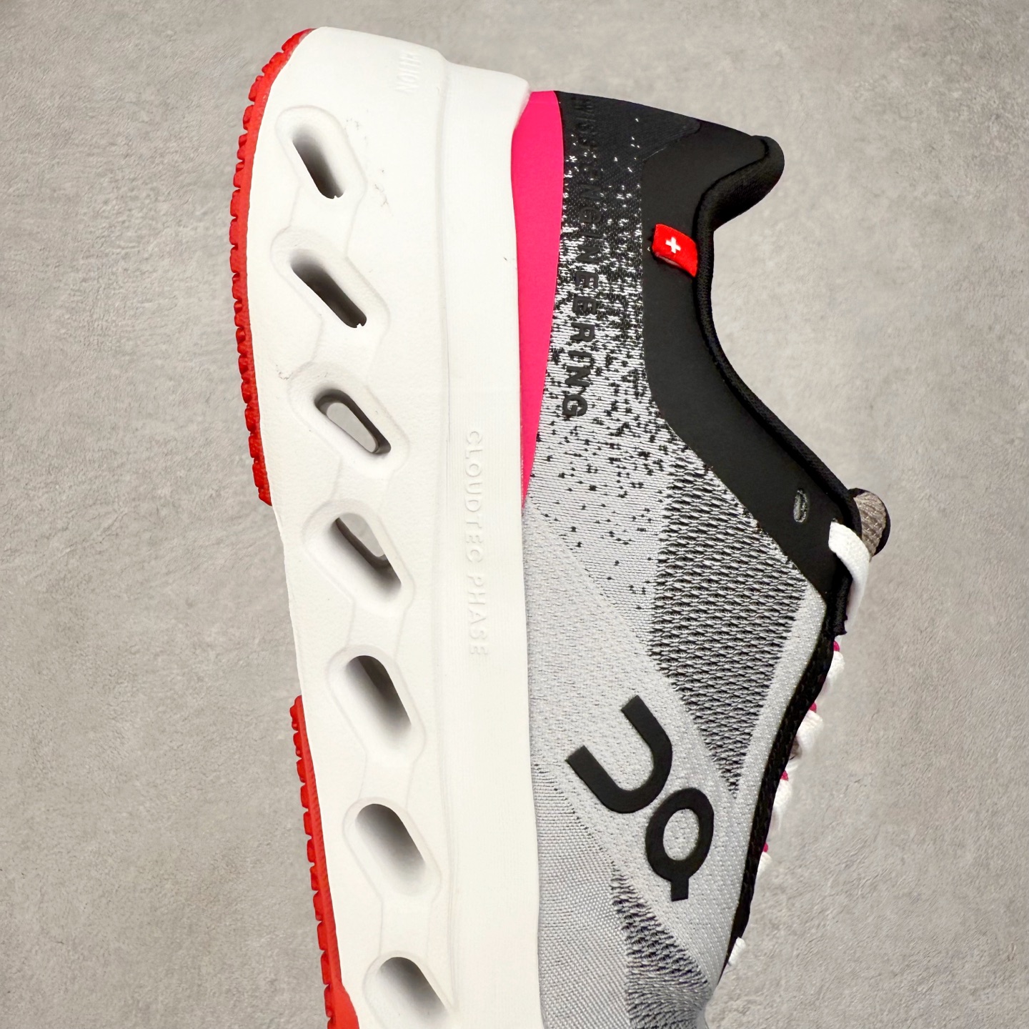 图片[6]-On昂跑 Cloudsurfer Next Z5 舒适柔软低帮跑步鞋 此运动品牌 开创于2010年 缓震着陆、强效回弹、轻柔质感的设计构思始终是ON研制关键 与此同时基于“为全球提供革新性的跑步感受”信念 陆续推出了多款跑鞋及其以专业运动人体跑步工程学为设计关键的功能性跑步服饰设备 让跑者不费力气地畅快畅跑 尺码：36 36.5 37.5 38 38.5 39 40 40.5 41 42 42.5 43 44 44.5 45-选品中心