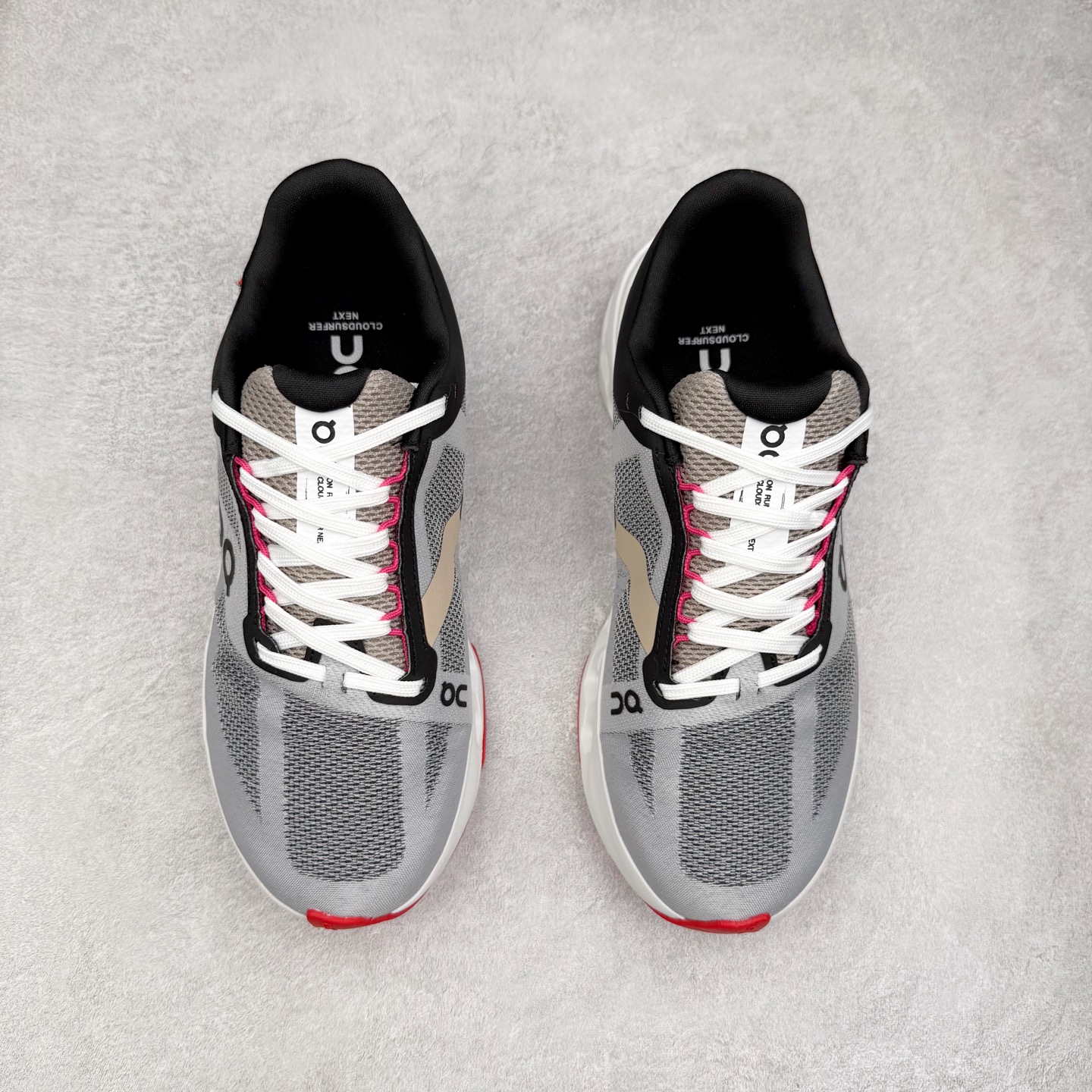 图片[2]-On昂跑 Cloudsurfer Next Z5 舒适柔软低帮跑步鞋 此运动品牌 开创于2010年 缓震着陆、强效回弹、轻柔质感的设计构思始终是ON研制关键 与此同时基于“为全球提供革新性的跑步感受”信念 陆续推出了多款跑鞋及其以专业运动人体跑步工程学为设计关键的功能性跑步服饰设备 让跑者不费力气地畅快畅跑 尺码：36 36.5 37.5 38 38.5 39 40 40.5 41 42 42.5 43 44 44.5 45-选品中心