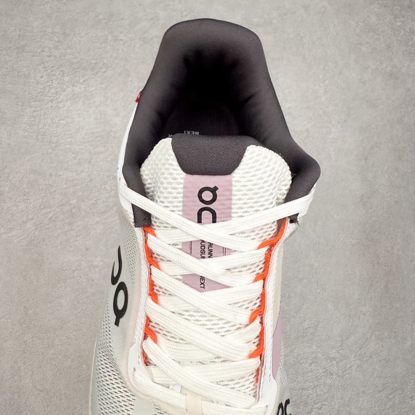 图片[5]-On昂跑 Cloudsurfer Next Z5 舒适柔软低帮跑步鞋 此运动品牌 开创于2010年 缓震着陆、强效回弹、轻柔质感的设计构思始终是ON研制关键 与此同时基于“为全球提供革新性的跑步感受”信念 陆续推出了多款跑鞋及其以专业运动人体跑步工程学为设计关键的功能性跑步服饰设备 让跑者不费力气地畅快畅跑 尺码：36 36.5 37.5 38 38.5 39 40 40.5 41 42 42.5 43 44 44.5 45-选品中心