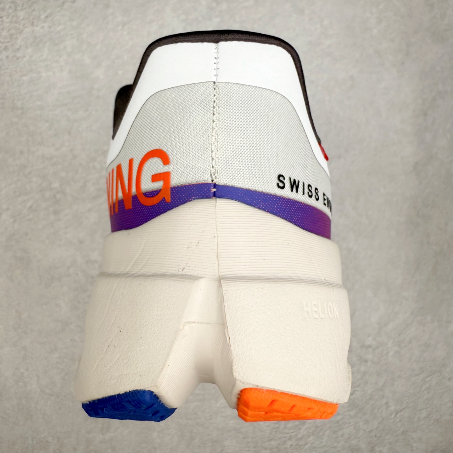 图片[8]-On昂跑 Cloudsurfer Next Z5 舒适柔软低帮跑步鞋 此运动品牌 开创于2010年 缓震着陆、强效回弹、轻柔质感的设计构思始终是ON研制关键 与此同时基于“为全球提供革新性的跑步感受”信念 陆续推出了多款跑鞋及其以专业运动人体跑步工程学为设计关键的功能性跑步服饰设备 让跑者不费力气地畅快畅跑 尺码：36 36.5 37.5 38 38.5 39 40 40.5 41 42 42.5 43 44 44.5 45-选品中心