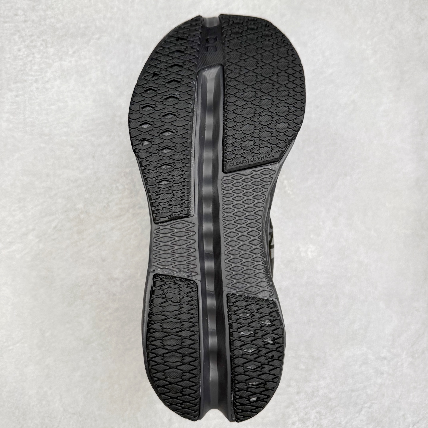 图片[9]-On昂跑 Cloudsurfer Next Z5 舒适柔软低帮跑步鞋 此运动品牌 开创于2010年 缓震着陆、强效回弹、轻柔质感的设计构思始终是ON研制关键 与此同时基于“为全球提供革新性的跑步感受”信念 陆续推出了多款跑鞋及其以专业运动人体跑步工程学为设计关键的功能性跑步服饰设备 让跑者不费力气地畅快畅跑 尺码：36 36.5 37.5 38 38.5 39 40 40.5 41 42 42.5 43 44 44.5 45-选品中心