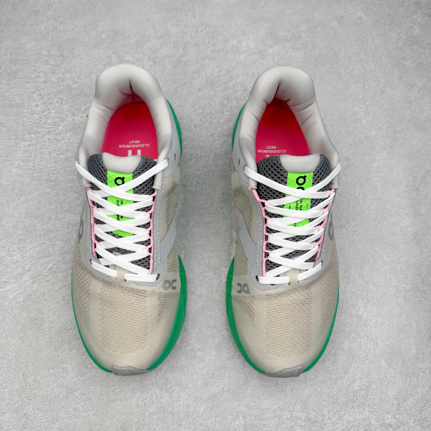 图片[2]-On昂跑 Cloudsurfer Next Z5 舒适柔软低帮跑步鞋 此运动品牌 开创于2010年 缓震着陆、强效回弹、轻柔质感的设计构思始终是ON研制关键 与此同时基于“为全球提供革新性的跑步感受”信念 陆续推出了多款跑鞋及其以专业运动人体跑步工程学为设计关键的功能性跑步服饰设备 让跑者不费力气地畅快畅跑 尺码：36 36.5 37.5 38 38.5 39 40 40.5 41 42 42.5 43 44 44.5 45-选品中心