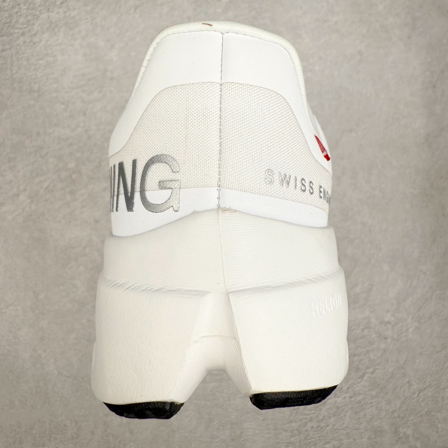 图片[8]-On昂跑 Cloudsurfer Next Z5 舒适柔软低帮跑步鞋 此运动品牌 开创于2010年 缓震着陆、强效回弹、轻柔质感的设计构思始终是ON研制关键 与此同时基于“为全球提供革新性的跑步感受”信念 陆续推出了多款跑鞋及其以专业运动人体跑步工程学为设计关键的功能性跑步服饰设备 让跑者不费力气地畅快畅跑 尺码：36 36.5 37.5 38 38.5 39 40 40.5 41 42 42.5 43 44 44.5 45-选品中心