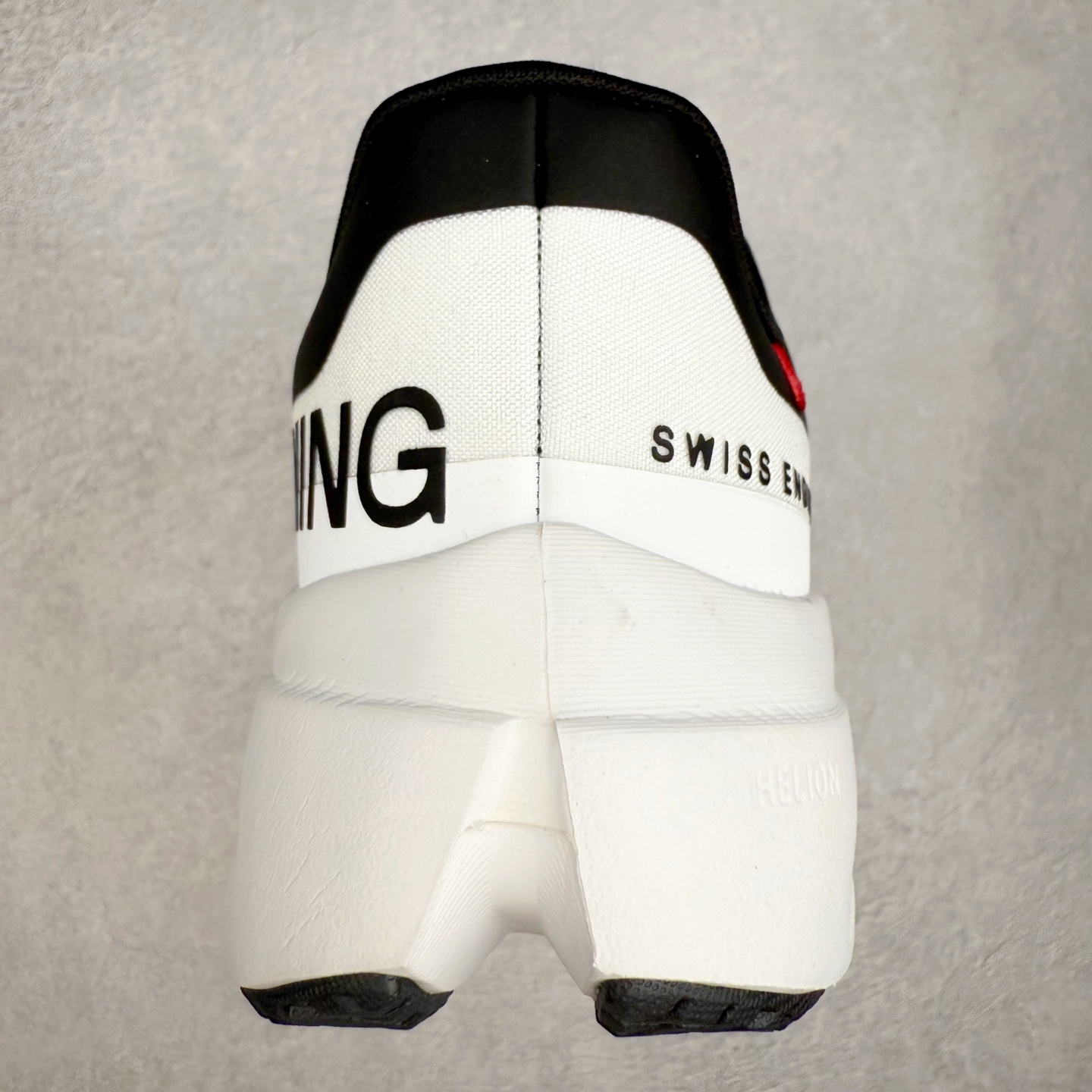 图片[8]-On昂跑 Cloudsurfer Next Z5 舒适柔软低帮跑步鞋 此运动品牌 开创于2010年 缓震着陆、强效回弹、轻柔质感的设计构思始终是ON研制关键 与此同时基于“为全球提供革新性的跑步感受”信念 陆续推出了多款跑鞋及其以专业运动人体跑步工程学为设计关键的功能性跑步服饰设备 让跑者不费力气地畅快畅跑 尺码：36 36.5 37.5 38 38.5 39 40 40.5 41 42 42.5 43 44 44.5 45-选品中心