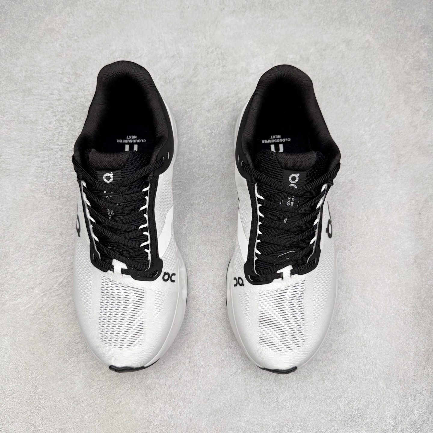 图片[2]-On昂跑 Cloudsurfer Next Z5 舒适柔软低帮跑步鞋 此运动品牌 开创于2010年 缓震着陆、强效回弹、轻柔质感的设计构思始终是ON研制关键 与此同时基于“为全球提供革新性的跑步感受”信念 陆续推出了多款跑鞋及其以专业运动人体跑步工程学为设计关键的功能性跑步服饰设备 让跑者不费力气地畅快畅跑 尺码：36 36.5 37.5 38 38.5 39 40 40.5 41 42 42.5 43 44 44.5 45-选品中心