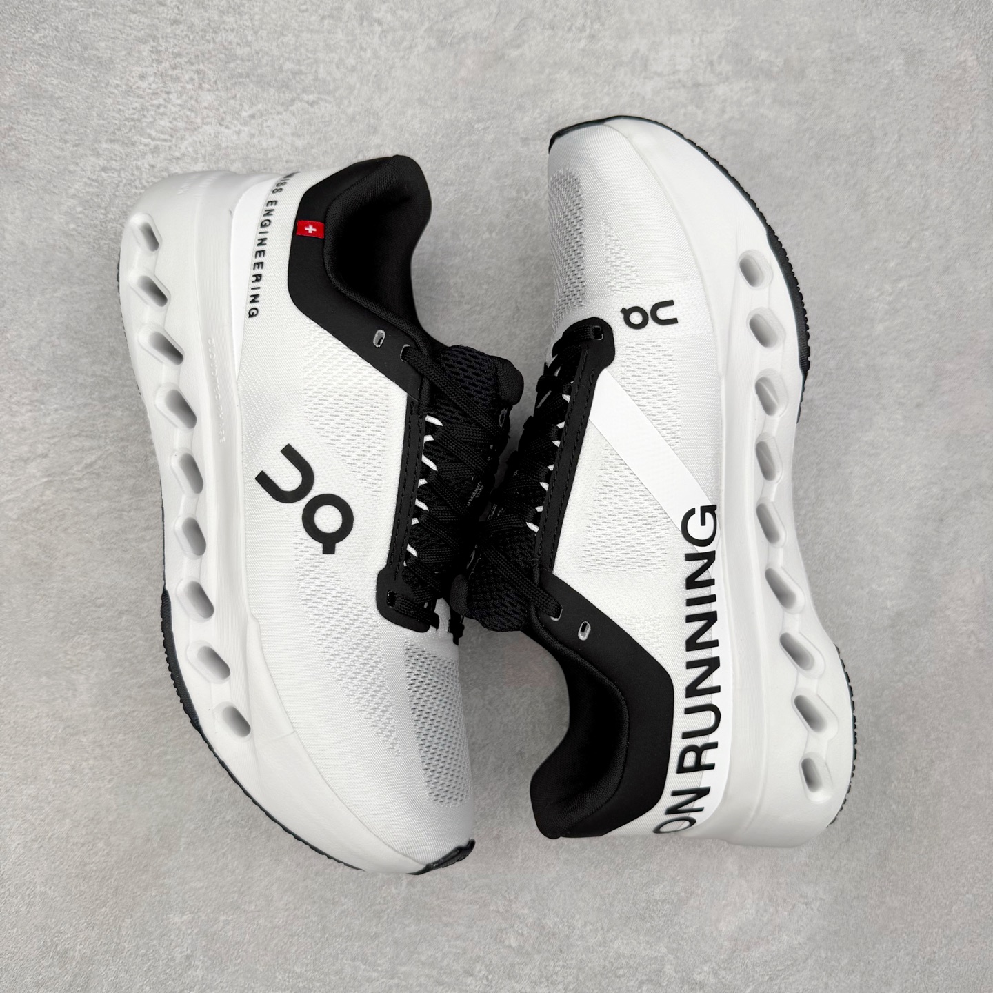 图片[3]-On昂跑 Cloudsurfer Next Z5 舒适柔软低帮跑步鞋 此运动品牌 开创于2010年 缓震着陆、强效回弹、轻柔质感的设计构思始终是ON研制关键 与此同时基于“为全球提供革新性的跑步感受”信念 陆续推出了多款跑鞋及其以专业运动人体跑步工程学为设计关键的功能性跑步服饰设备 让跑者不费力气地畅快畅跑 尺码：36 36.5 37.5 38 38.5 39 40 40.5 41 42 42.5 43 44 44.5 45-选品中心