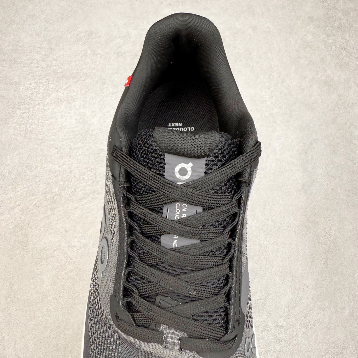 图片[5]-On昂跑 Cloudsurfer Next Z5 舒适柔软低帮跑步鞋 此运动品牌 开创于2010年 缓震着陆、强效回弹、轻柔质感的设计构思始终是ON研制关键 与此同时基于“为全球提供革新性的跑步感受”信念 陆续推出了多款跑鞋及其以专业运动人体跑步工程学为设计关键的功能性跑步服饰设备 让跑者不费力气地畅快畅跑 尺码：36 36.5 37.5 38 38.5 39 40 40.5 41 42 42.5 43 44 44.5 45-选品中心