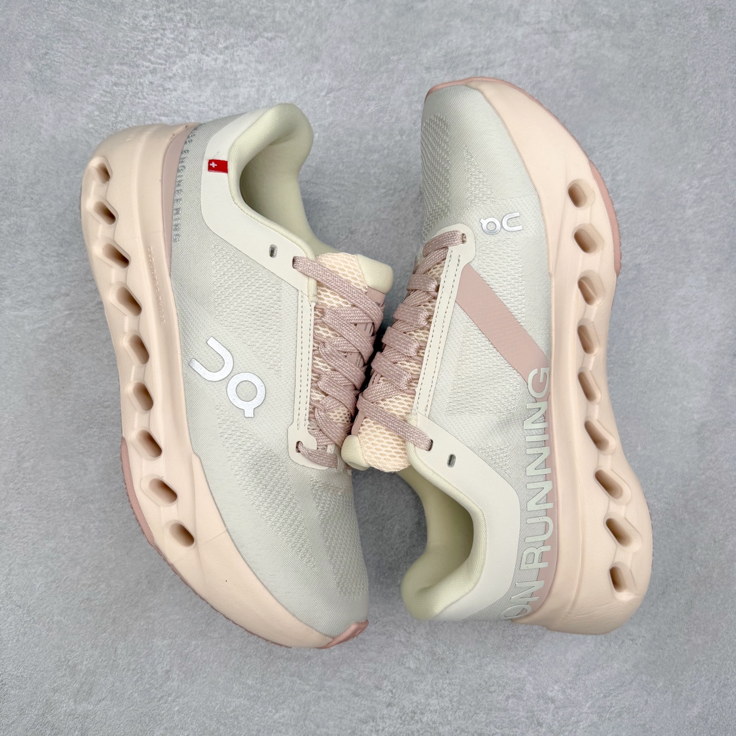 图片[3]-On昂跑 Cloudsurfer Next Z5 舒适柔软低帮跑步鞋 此运动品牌 开创于2010年 缓震着陆、强效回弹、轻柔质感的设计构思始终是ON研制关键 与此同时基于“为全球提供革新性的跑步感受”信念 陆续推出了多款跑鞋及其以专业运动人体跑步工程学为设计关键的功能性跑步服饰设备 让跑者不费力气地畅快畅跑 尺码：36 36.5 37.5 38 38.5 39 40 40.5 41 42 42.5 43 44 44.5 45-选品中心