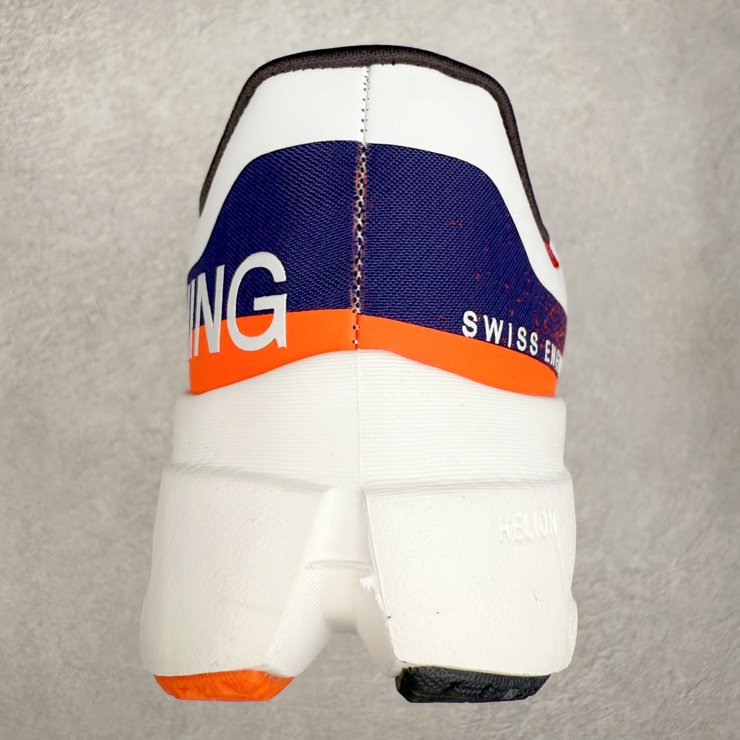 图片[8]-On昂跑 Cloudsurfer Next Z5 舒适柔软低帮跑步鞋 此运动品牌 开创于2010年 缓震着陆、强效回弹、轻柔质感的设计构思始终是ON研制关键 与此同时基于“为全球提供革新性的跑步感受”信念 陆续推出了多款跑鞋及其以专业运动人体跑步工程学为设计关键的功能性跑步服饰设备 让跑者不费力气地畅快畅跑 尺码：36 36.5 37.5 38 38.5 39 40 40.5 41 42 42.5 43 44 44.5 45-选品中心