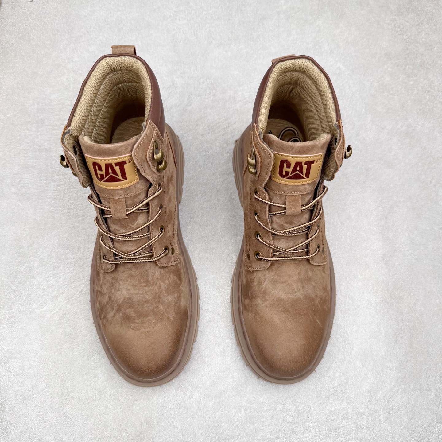 图片[2]-CAT卡特 户外工装轻底休闲马丁靴大黄靴系列 广东大厂品质 全新工艺升级 全鞋真牛皮材料 大底到五金都是代工厂原材料制作 同原版固特异永不开胶工艺 好货不杀猪 首单质量严格把控 全网独家首发 品质毋庸置疑 全套官网统一包装 今年冬季防寒户外专用 日常随意搭配 尺码：39 40 41 42 43 44（皮鞋码）-选品中心