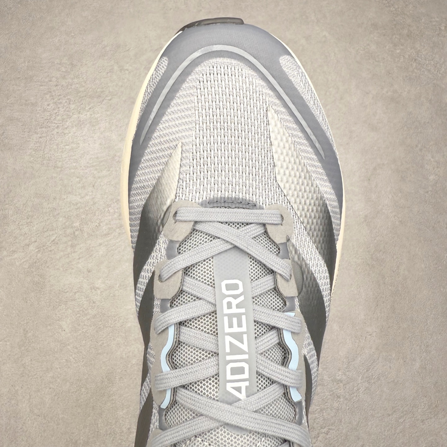 图片[4]-AD Adizero Boston 13 夏季透气网眼竞速跑鞋 JS4949 融合Lightstrike和Lightstrike Pro技术 采用乙烯/乙酸乙烯酯(EVA)材质 打造舒适中底 含ENERGYROD能量碳柱 旨在为步伐添活力 尺码：36 36.5 37 38 38.5 39 40 40.5 41 42 42.5 43 44 44.5 45-选品中心