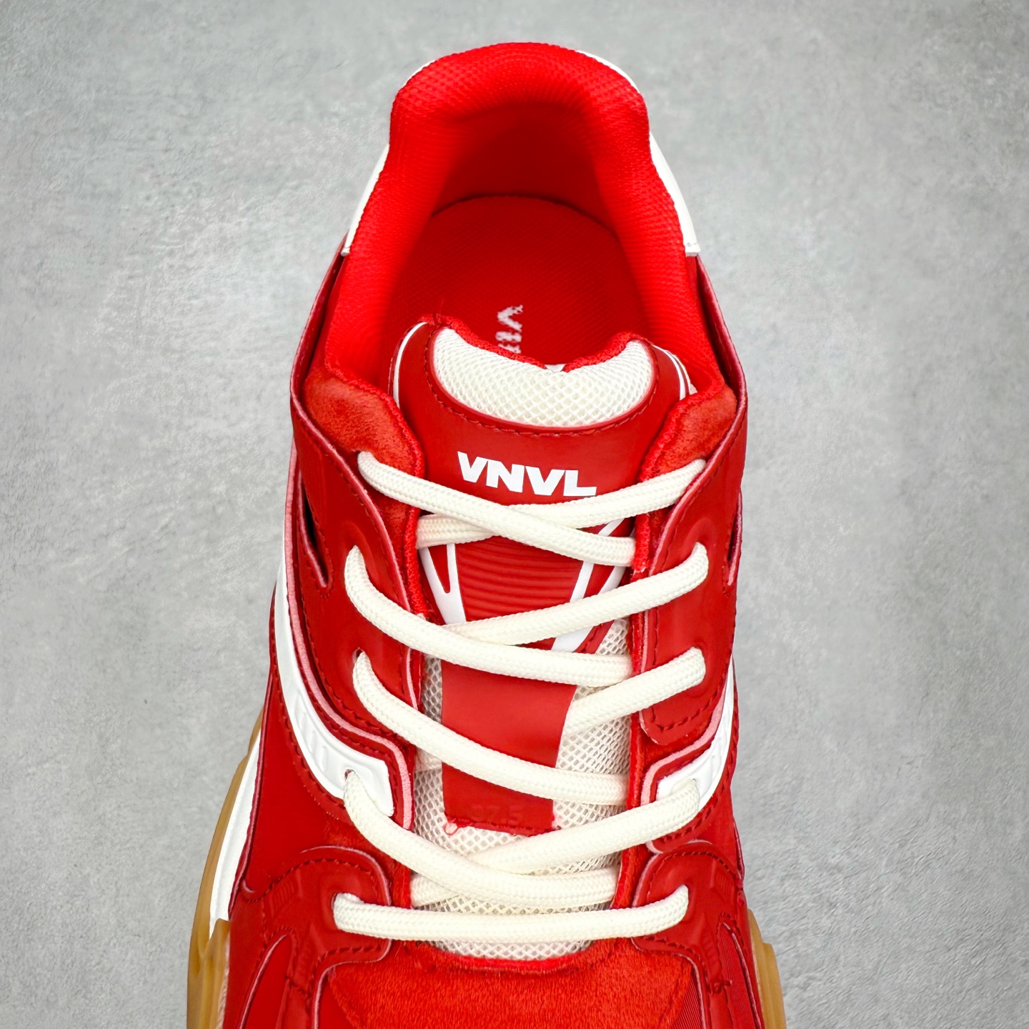 图片[5]-【檀健次杨洋IU李知恩同款】 VINYVIOLA维尼维拉 GAT系列厚底德训鞋 上脚包裹性真的不要太舒适 透气不闷脚➕减震效果也很舒适 侧边的流动线条也很有美感～ 不管日常通勤还是时尚出街，回头率💯～ 尺码：35 36 37 38 39 40-选品中心