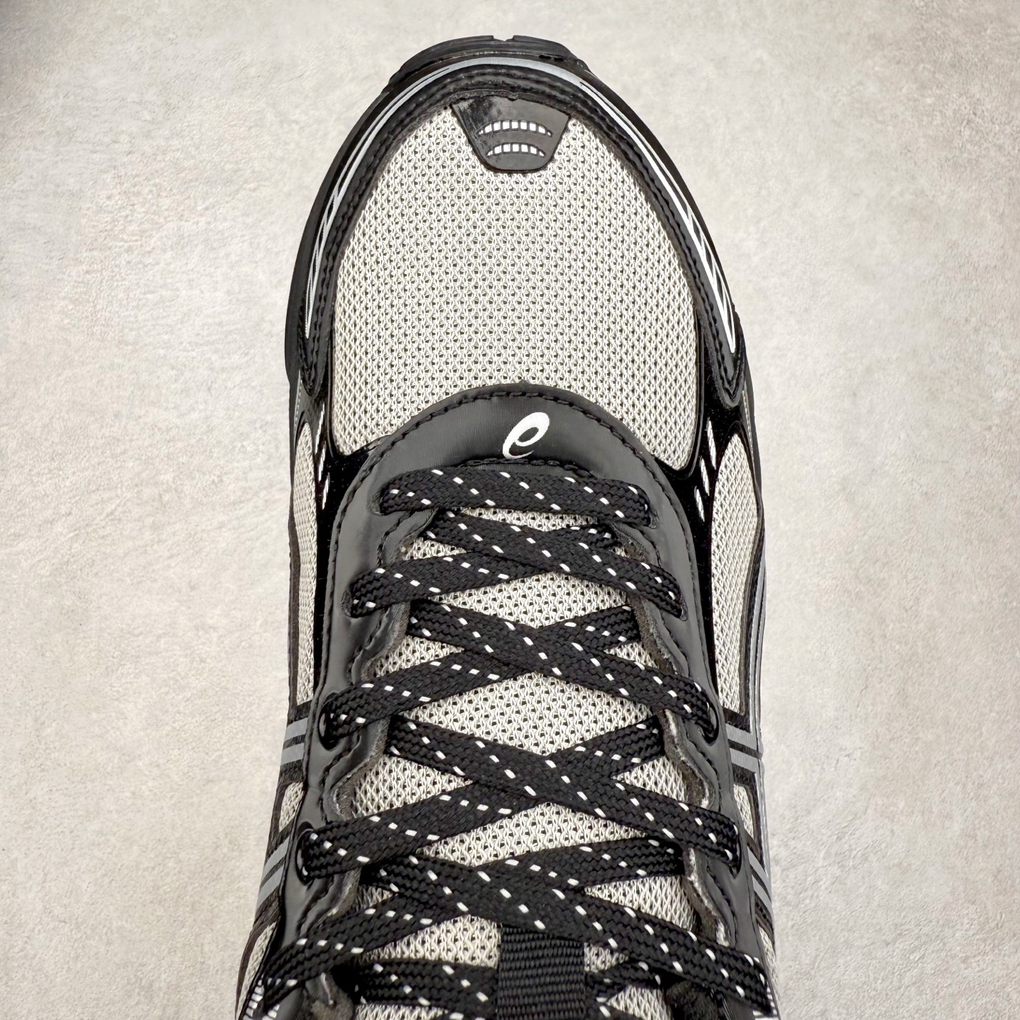 图片[4]-ASICS GEL-KINETIC FLUENT 舒适百搭 合成革耐磨 低帮 休闲跑步鞋 男女同款 ASICS（亚瑟士）是日本实业家鬼冢喜八郎创立的跑鞋运动品牌，名字想法源自著名的拉丁谚语“AnimaSana In Corpore Sano”，意为“健全的精神寓于强健的体魄”。正如其名字的含义，ASICS亚瑟士一直坚信保持身体的健康与活力是打造健康快乐的生活方式的最佳途径。亚瑟士的跑鞋、篮球鞋等系列集专业与美貌于一身，拥有极高的热度。2016年，ASICS在“2016年日本最佳全球品牌”排行榜名列第17名。尺码：36 37 37.5 38 39 39.5 40 40.5 41.5 42 42.5 43.5 44 45-选品中心