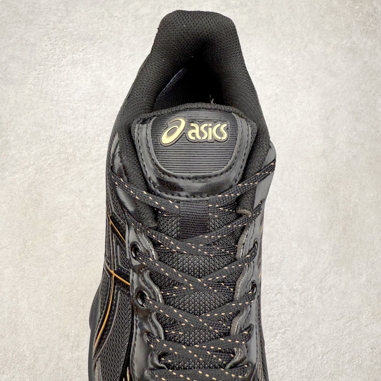 图片[5]-ASICS GEL-KINETIC FLUENT 舒适百搭 合成革耐磨 低帮 休闲跑步鞋 男女同款 ASICS（亚瑟士）是日本实业家鬼冢喜八郎创立的跑鞋运动品牌，名字想法源自著名的拉丁谚语“AnimaSana In Corpore Sano”，意为“健全的精神寓于强健的体魄”。正如其名字的含义，ASICS亚瑟士一直坚信保持身体的健康与活力是打造健康快乐的生活方式的最佳途径。亚瑟士的跑鞋、篮球鞋等系列集专业与美貌于一身，拥有极高的热度。2016年，ASICS在“2016年日本最佳全球品牌”排行榜名列第17名。尺码：36 37 37.5 38 39 39.5 40 40.5 41.5 42 42.5 43.5 44 45-选品中心