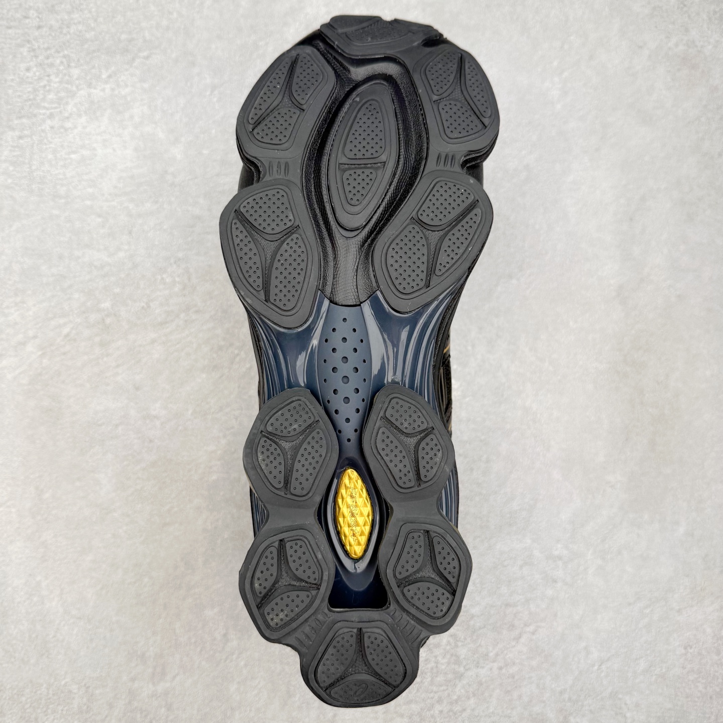 图片[9]-ASICS GEL-KINETIC FLUENT 舒适百搭 合成革耐磨 低帮 休闲跑步鞋 男女同款 ASICS（亚瑟士）是日本实业家鬼冢喜八郎创立的跑鞋运动品牌，名字想法源自著名的拉丁谚语“AnimaSana In Corpore Sano”，意为“健全的精神寓于强健的体魄”。正如其名字的含义，ASICS亚瑟士一直坚信保持身体的健康与活力是打造健康快乐的生活方式的最佳途径。亚瑟士的跑鞋、篮球鞋等系列集专业与美貌于一身，拥有极高的热度。2016年，ASICS在“2016年日本最佳全球品牌”排行榜名列第17名。尺码：36 37 37.5 38 39 39.5 40 40.5 41.5 42 42.5 43.5 44 45-选品中心