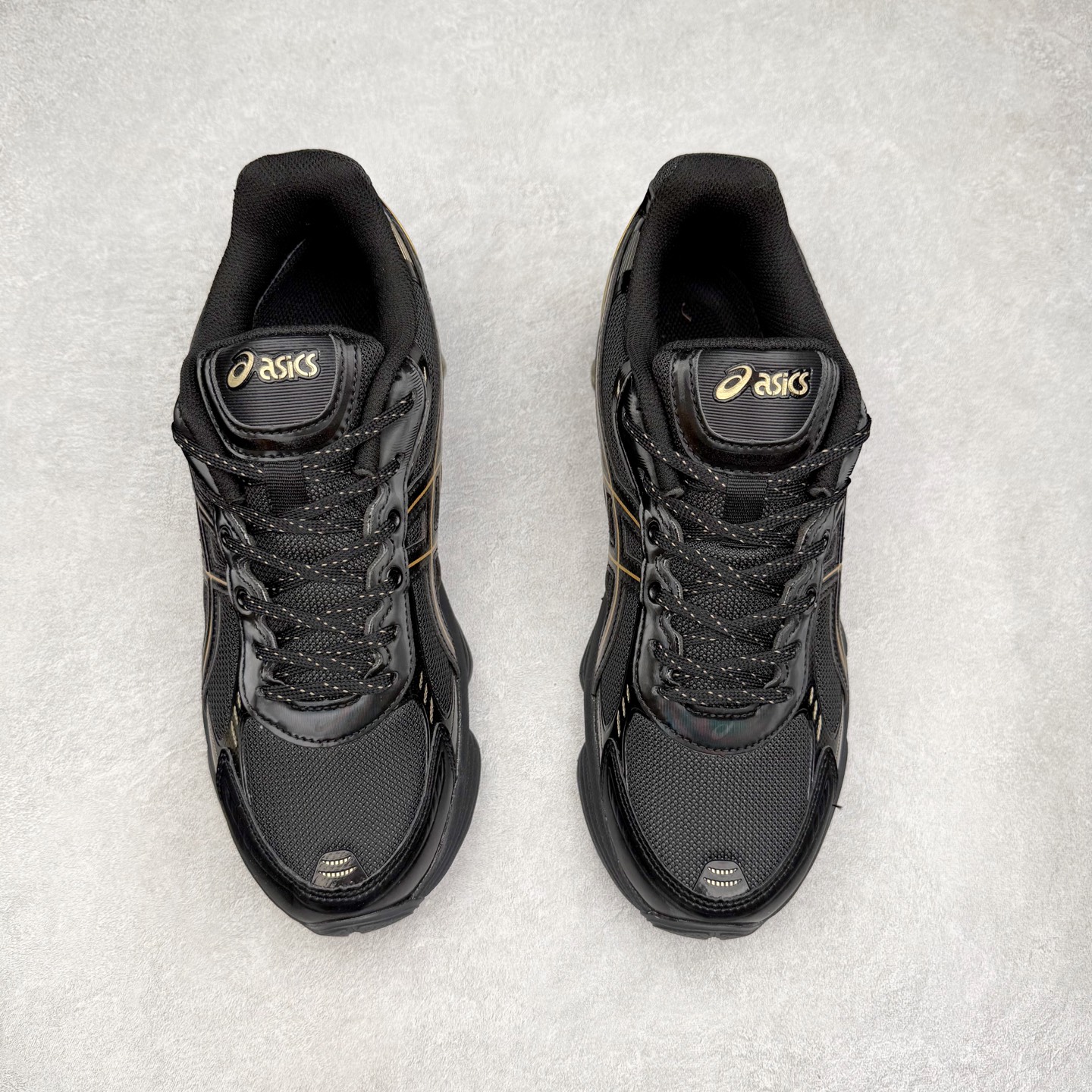 图片[2]-ASICS GEL-KINETIC FLUENT 舒适百搭 合成革耐磨 低帮 休闲跑步鞋 男女同款 ASICS（亚瑟士）是日本实业家鬼冢喜八郎创立的跑鞋运动品牌，名字想法源自著名的拉丁谚语“AnimaSana In Corpore Sano”，意为“健全的精神寓于强健的体魄”。正如其名字的含义，ASICS亚瑟士一直坚信保持身体的健康与活力是打造健康快乐的生活方式的最佳途径。亚瑟士的跑鞋、篮球鞋等系列集专业与美貌于一身，拥有极高的热度。2016年，ASICS在“2016年日本最佳全球品牌”排行榜名列第17名。尺码：36 37 37.5 38 39 39.5 40 40.5 41.5 42 42.5 43.5 44 45-选品中心