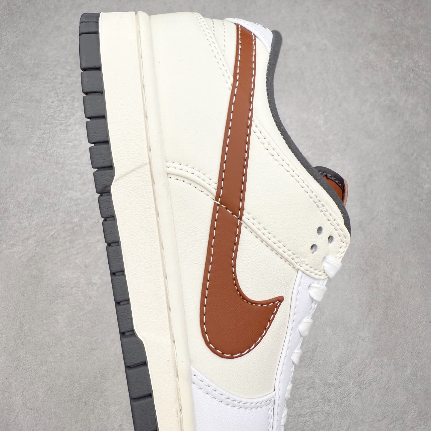 图片[6]-＃F版 NK Dunk Low IM6670-202 极限压缩利润空间 超乎所想的高性价比 用料绝不含糊 原盒原配 正确耐磨橡胶大底 超高清洁度 全鞋零毛边皮料切割 全套原楦原模倾力打造完美版型 尺码：36 36.5 37.5 38 38.5 39 40 40.5 41 42 42.5 43 44 44.5 45 46 47.5-选品中心