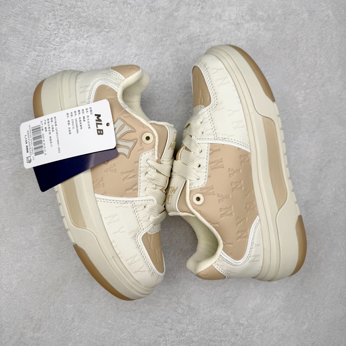 图片[3]-MLB Chunky Liner Basic 复古印花学长鞋系列低帮轻量增高厚底百搭休闲运动慢跑鞋板鞋 Korea韩国联名NY美国榄球纽约洋基队限定 韩国代购专供 全套原楦原纸板原厂数据开发 正确中底拉帮中底网布细节 平台代购专供 左脚内置芯片 韩国代购吊牌标贴 独家一比一RB+MD组合大底 高频后跟小人Logo精准对位立体饱满 正确网布加超迁鞋面 转印中底走线紧密 转印Logo工艺表层防刮不掉色 尺码：35 36 36.5 37.5 38 38.5 39 40 40.5 41 42 42.5 43 44 45-选品中心