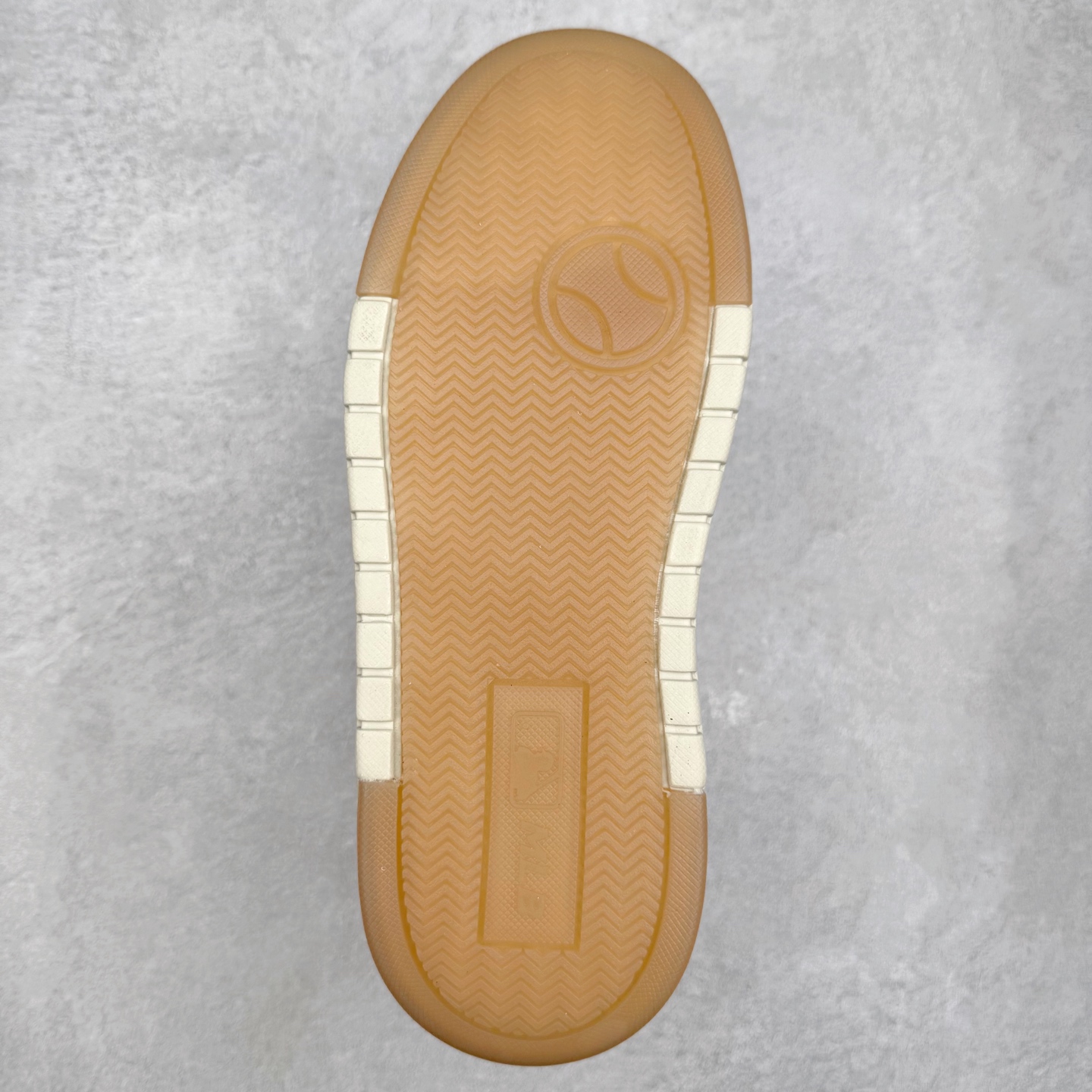 图片[9]-MLB Chunky Liner Basic 复古印花学长鞋系列低帮轻量增高厚底百搭休闲运动慢跑鞋板鞋 Korea韩国联名NY美国榄球纽约洋基队限定 韩国代购专供 全套原楦原纸板原厂数据开发 正确中底拉帮中底网布细节 平台代购专供 左脚内置芯片 韩国代购吊牌标贴 独家一比一RB+MD组合大底 高频后跟小人Logo精准对位立体饱满 正确网布加超迁鞋面 转印中底走线紧密 转印Logo工艺表层防刮不掉色 尺码：35 36 36.5 37.5 38 38.5 39 40 40.5 41 42 42.5 43 44 45-选品中心