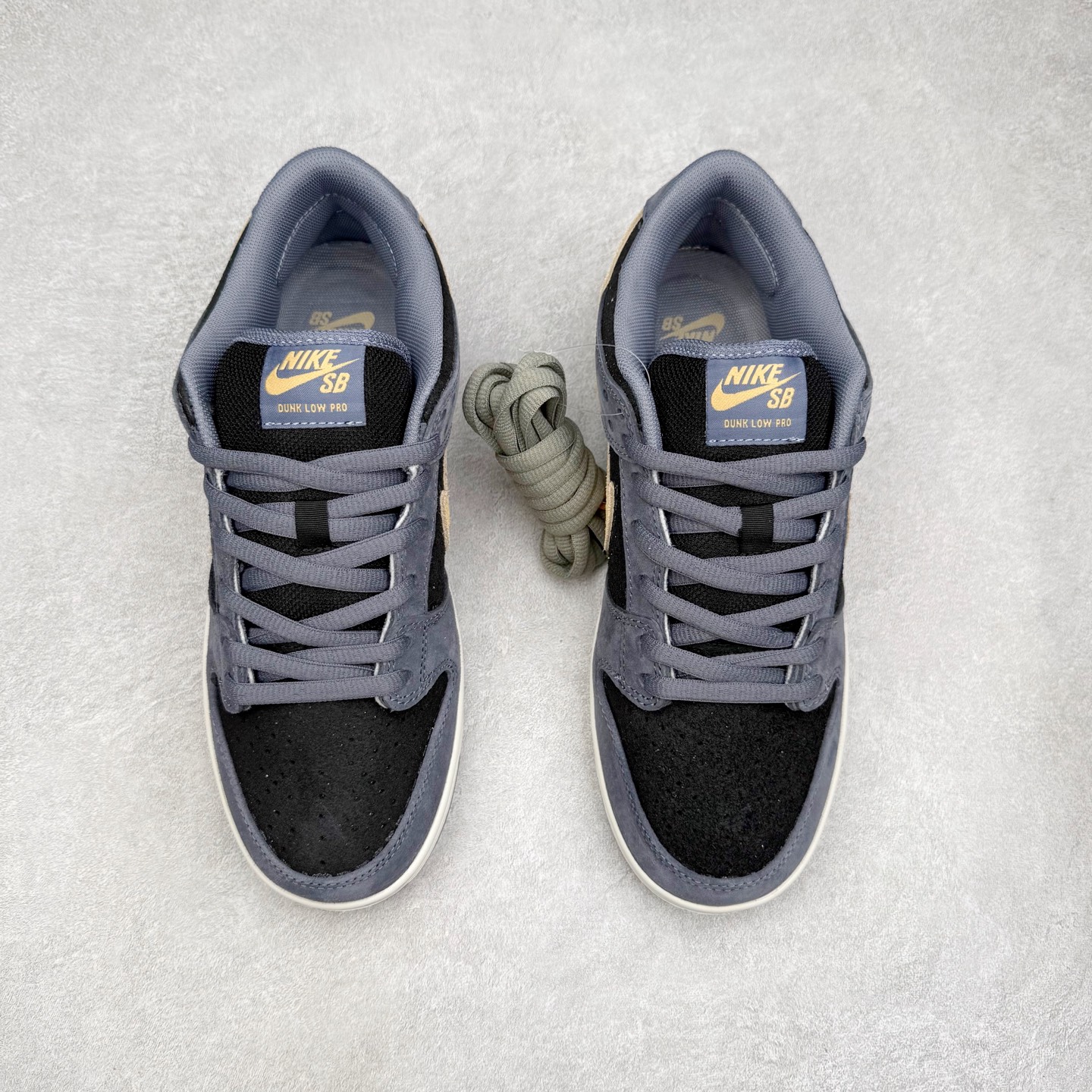 图片[2]-＃F版 NK SB Dunk Low HF3063-002 极限压缩利润空间 超乎所想的高性价比 用料绝不含糊 原盒原配 正确耐磨橡胶大底 超高清洁度 全鞋零毛边皮料切割 全套原楦原模倾力打造完美版型 尺码：36 36.5 37.5 38 38.5 39 40 40.5 41 42 42.5 43 44 44.5 45 46 47.5-选品中心