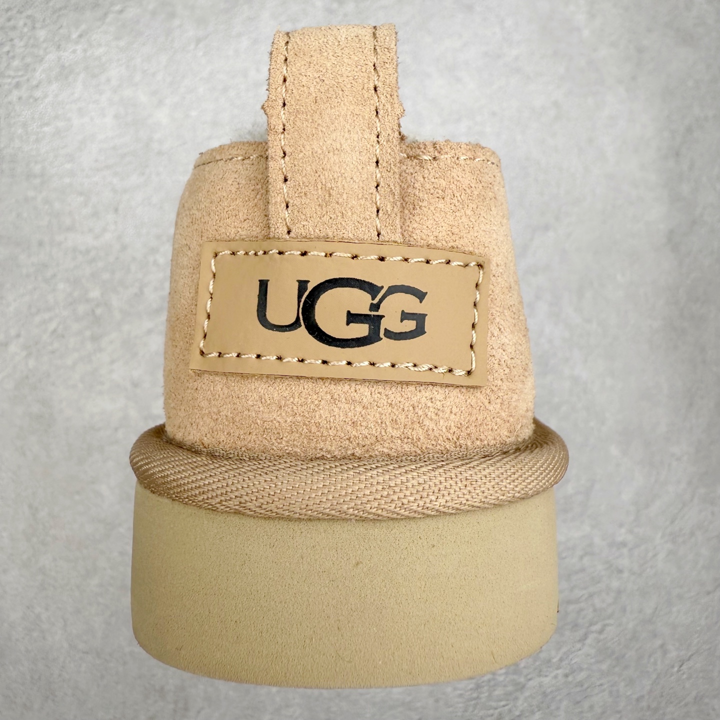 图片[8]-UGG 3891 经典秋冬羊皮毛一体雪地靴 隆丰A级澳洲进口羊皮毛一体 完全遵循ZP工艺流程 代工厂原厂版师 秉承无原鞋不开发选择 注重每一处细节 市面最正版型 TREADLITE\\\”轻翼\\\”科技外底 轻便/耐用/柔韧/桩型【售后郑重承诺】一个月内若出现重大脱胶/断底等质量问题 直接为您换新 翻毛皮鞋面 细腻亲肤再生聚酯纤维滚边 舒适易打理 保暖性佳 UGG plush™ 里衬和内底 茸软亲肤 舒适暖足 经典鞋型搭配轻盈厚底 稳稳拿捏秋冬出街时髦造型 Treadlite by UGG 轻翼大底 轻盈缓震 为双足减负 舒适轻便 助你轻松畅玩整天 尺码：35 36 37 38 39 40-选品中心