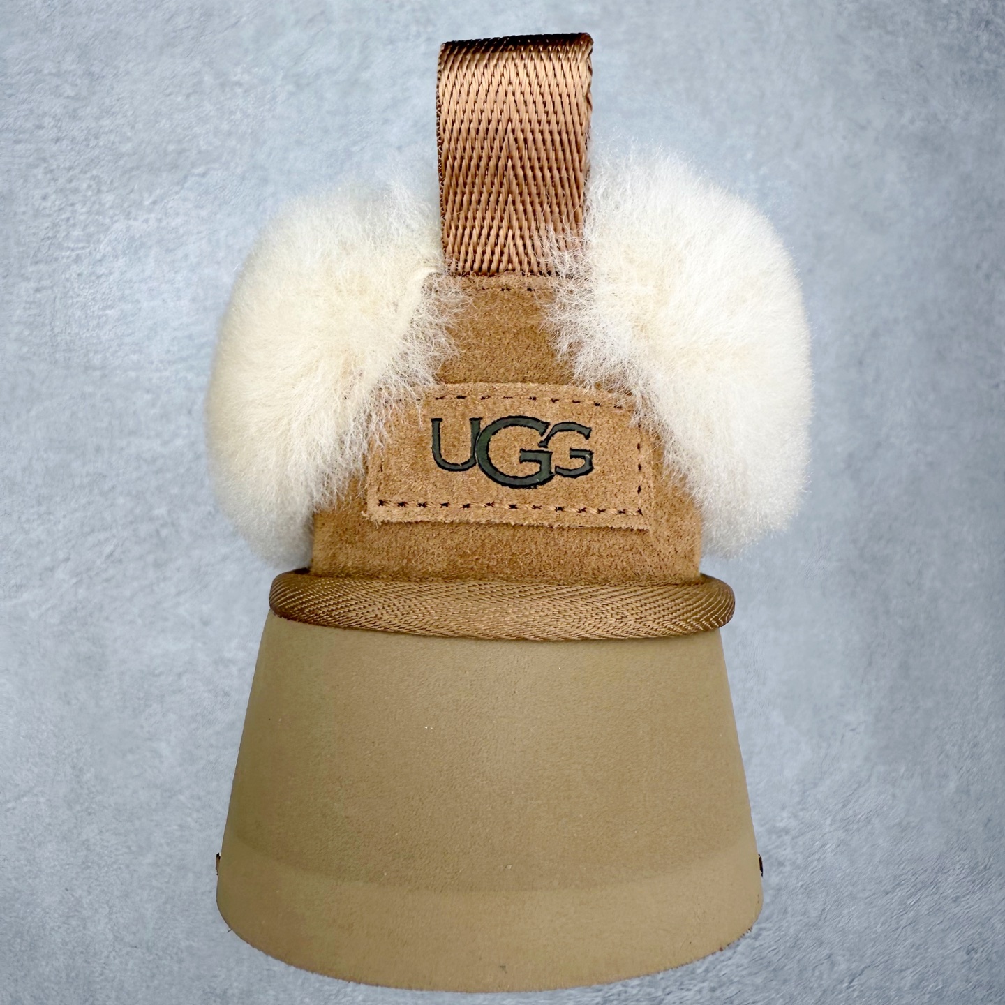 图片[8]-UGG 1393 经典秋冬羊皮毛一体雪地靴 隆丰A级澳洲进口羊皮毛一体 完全遵循ZP工艺流程 代工厂原厂版师 秉承无原鞋不开发选择 注重每一处细节 市面最正版型 TREADLITE\\\”轻翼\\\”科技外底 轻便/耐用/柔韧/桩型【售后郑重承诺】一个月内若出现重大脱胶/断底等质量问题 直接为您换新 翻毛皮鞋面 细腻亲肤再生聚酯纤维滚边 舒适易打理 保暖性佳 UGG plush™ 里衬和内底 茸软亲肤 舒适暖足 经典鞋型搭配轻盈厚底 稳稳拿捏秋冬出街时髦造型 Treadlite by UGG 轻翼大底 轻盈缓震 为双足减负 舒适轻便 助你轻松畅玩整天 尺码：35 36 37 38 39 40-选品中心