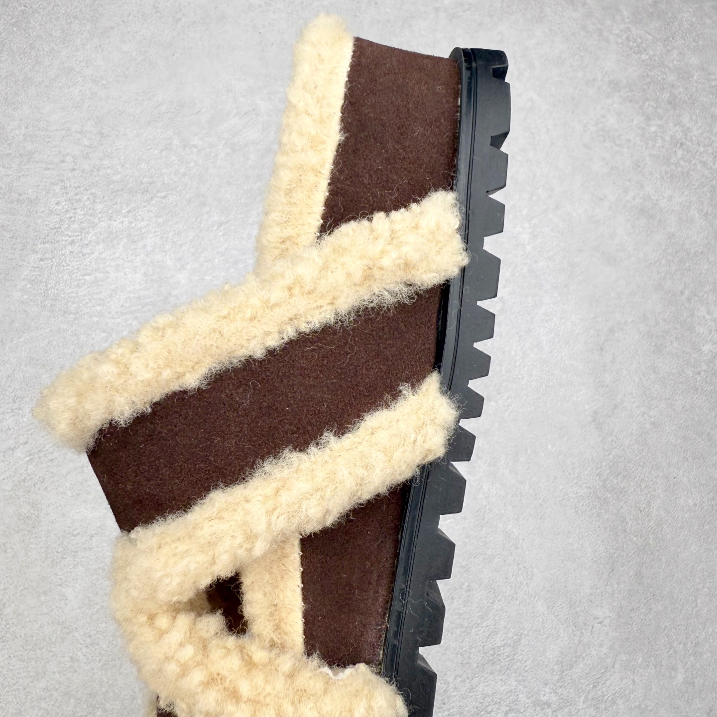 图片[7]-GG-CC 百搭慵懒风外出法式时尚厚底勃肯毛毛一字拖鞋 实拍调校N版已经零色差零失真 百分百还原实物色彩所见即所得 不存在货不对板色差等低级问题 选购参考实物拍摄 不混卖不参货 只用心做好货严格选品 承诺混一赔十 尺码：35 36 37 38 39-选品中心