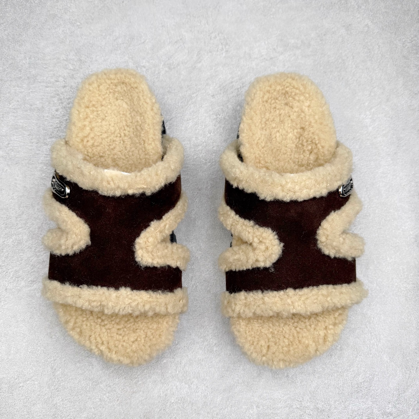 图片[2]-GG-CC 百搭慵懒风外出法式时尚厚底勃肯毛毛一字拖鞋 实拍调校N版已经零色差零失真 百分百还原实物色彩所见即所得 不存在货不对板色差等低级问题 选购参考实物拍摄 不混卖不参货 只用心做好货严格选品 承诺混一赔十 尺码：35 36 37 38 39-选品中心