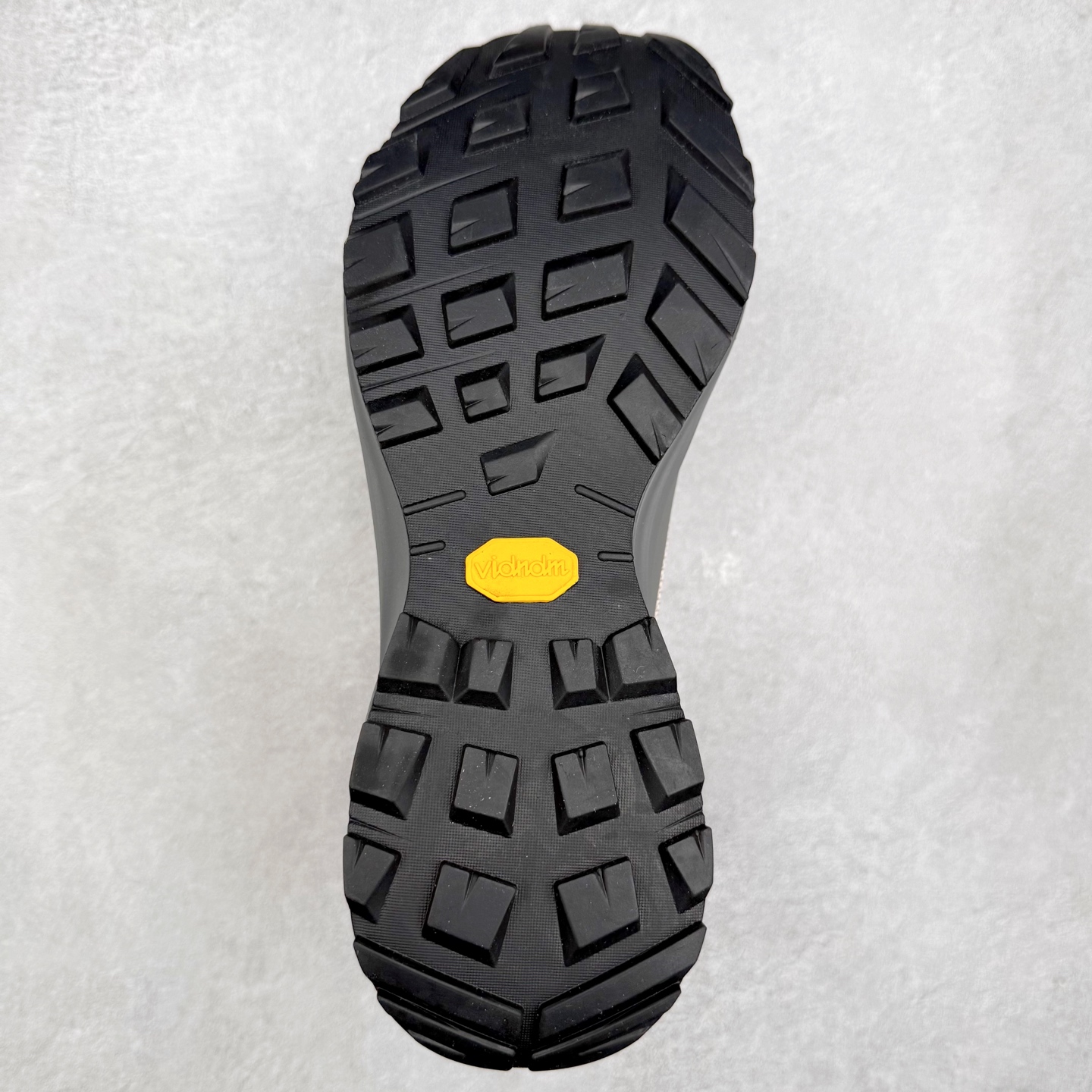 图片[9]-＃HP Arcteryx Aerios FL 2 Mid Gtx 始祖鸟涤纶TPU 覆盖防水耐磨防水透气包裹性支撑中帮徒步鞋 Arcteryx中文名始祖鸟 加拿大户外服饰品牌 1989年创立于加拿大温哥华 始祖鸟来自加拿大海岸山脉 植根高山的专业户外品牌 始终秉承对精湛设计和工艺孜孜以求的准则 从1989年创立至今 Arcteryx始终不断在产品设计与做工上不惜工本 以满足始祖鸟的标准 品质、设计以及精简的理念造就了其良好的性能 并能满足严苛环境下的使用需求 尺码：36 37 38 39 40 41 42 43 44-选品中心