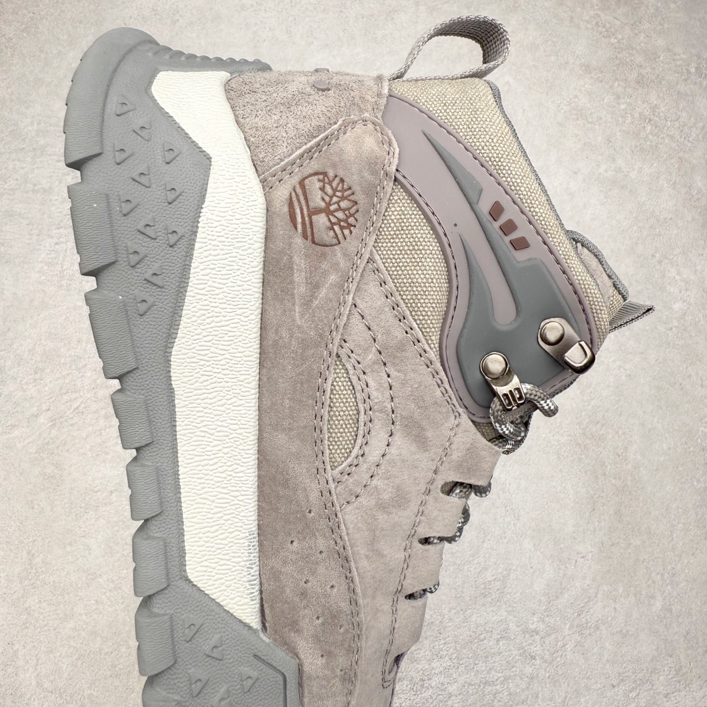 图片[6]-Timberland添柏岚/天伯伦户外中帮休闲大黄靴系列 广东大厂品质 原盒原包装 面料采用意大利🇮🇹顶级磨砂细纹牛皮 搭配防臭防腐真皮乳胶鞋垫 给您完美的穿着体验 质量考究耐穿 型男必备 专治不帅 高品质脚感一流 尺码：38 39 40 41 42 43 44（皮鞋码）-选品中心