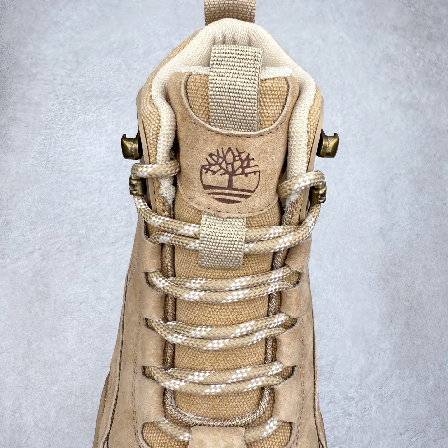 图片[5]-Timberland添柏岚/天伯伦户外中帮休闲大黄靴系列 广东大厂品质 原盒原包装 面料采用意大利🇮🇹顶级磨砂细纹牛皮 搭配防臭防腐真皮乳胶鞋垫 给您完美的穿着体验 质量考究耐穿 型男必备 专治不帅 高品质脚感一流 尺码：38 39 40 41 42 43 44（皮鞋码）-选品中心