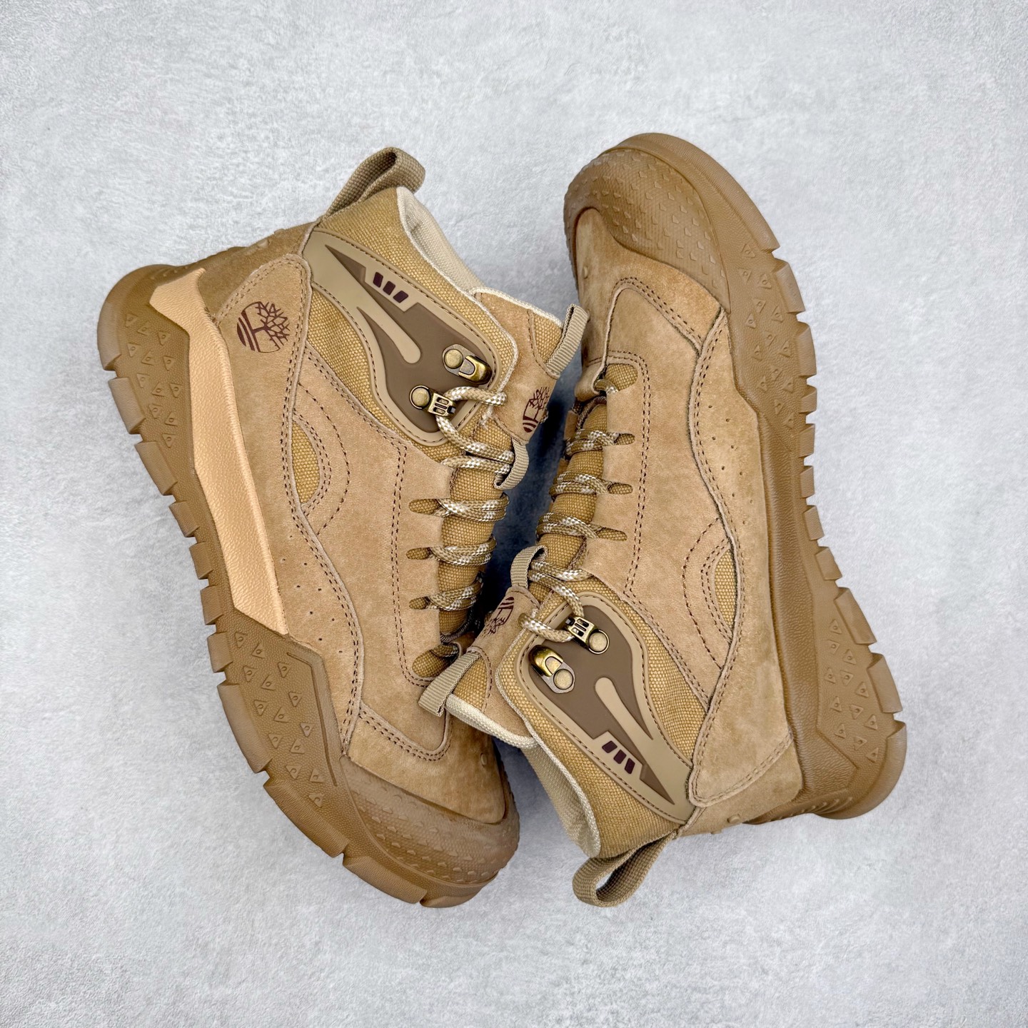 图片[3]-Timberland添柏岚/天伯伦户外中帮休闲大黄靴系列 广东大厂品质 原盒原包装 面料采用意大利🇮🇹顶级磨砂细纹牛皮 搭配防臭防腐真皮乳胶鞋垫 给您完美的穿着体验 质量考究耐穿 型男必备 专治不帅 高品质脚感一流 尺码：38 39 40 41 42 43 44（皮鞋码）-选品中心
