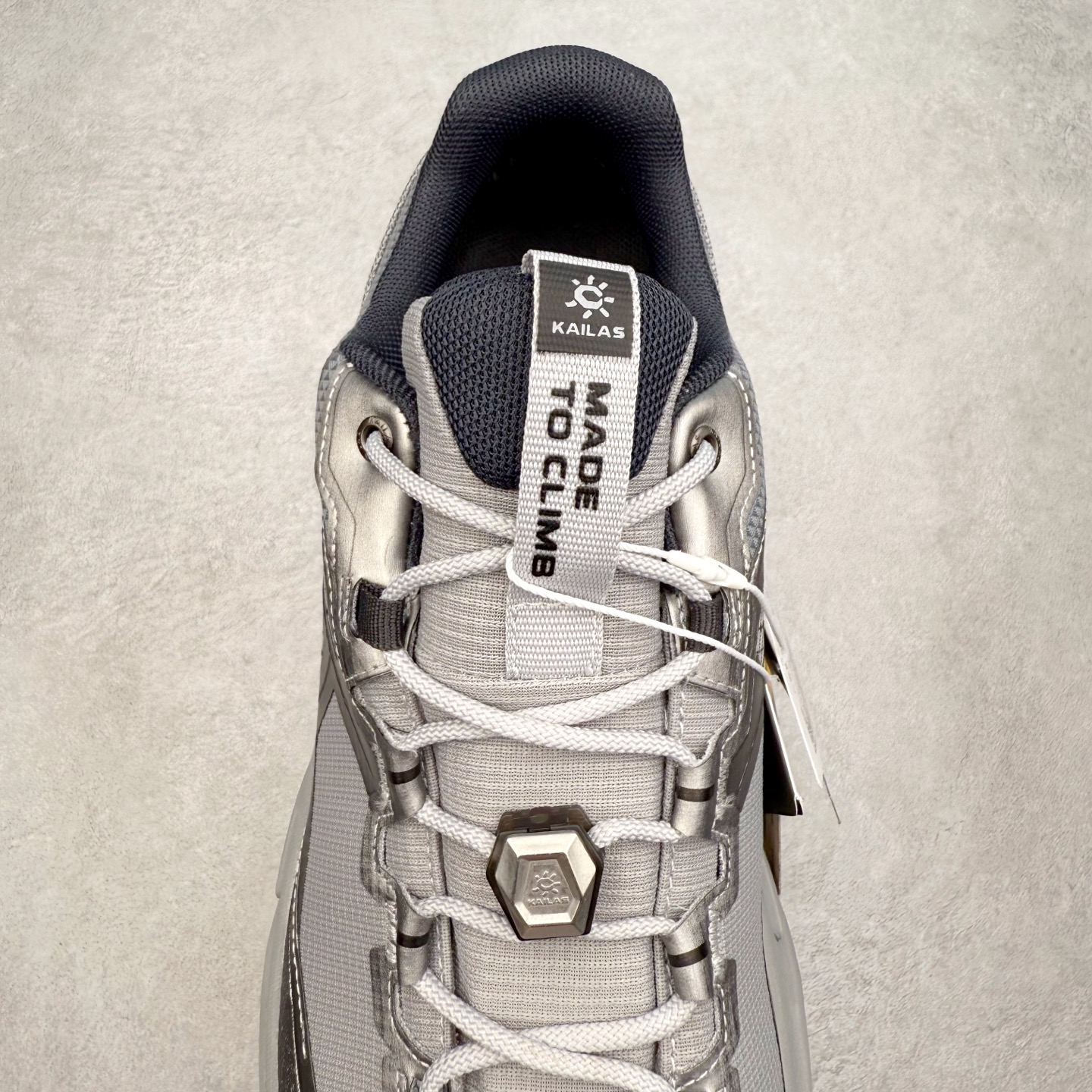 图片[5]-凯乐石 KAILAS 山行2代 GTX 25款舒适缓冲徒步 织物TPU减震防滑透气包裹性轻便低帮超强抓地力越野跑步鞋 KAILAS凯乐石品牌是全球三大全系攀登品牌之一，于2003年创立于中国广州，致力于为有攀登梦想的户外运动员及爱好者，研发制造功能性专业装备，满足他们在极限环境下安全舒适的需求，凯乐石专注于科技面料的开发及专业功能设计，产品线覆盖登山、攀岩、徒步、越野跑山、露营、旅行等多项户外运动，通过运动员的测试反馈，不断进化迭代，产品荣获国内外大奖71座，发明专利21个，更突破性的自主研发攀登器械，打造出中国的攀登硬实力。实拍调校N版已经零色差零失真 百分百还原实物色彩所见即所得 不存在货不对板色差等低级问题 选购参考实物拍摄 不混卖不参货 只用心做好货严格选品 承诺混一赔十 尺码：36 36.5 37.5 38 38.5 39 40 40.5 41 42 42.5 43 44 44.5 45-选品中心