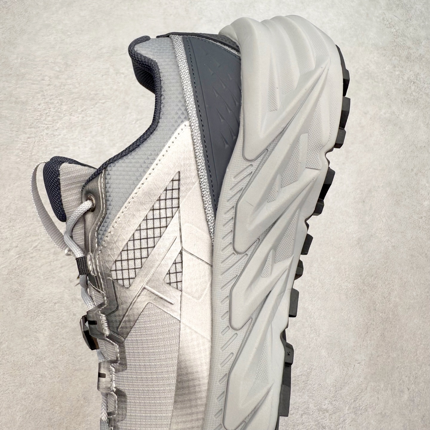 图片[7]-凯乐石 KAILAS 山行2代 GTX 25款舒适缓冲徒步 织物TPU减震防滑透气包裹性轻便低帮超强抓地力越野跑步鞋 KAILAS凯乐石品牌是全球三大全系攀登品牌之一，于2003年创立于中国广州，致力于为有攀登梦想的户外运动员及爱好者，研发制造功能性专业装备，满足他们在极限环境下安全舒适的需求，凯乐石专注于科技面料的开发及专业功能设计，产品线覆盖登山、攀岩、徒步、越野跑山、露营、旅行等多项户外运动，通过运动员的测试反馈，不断进化迭代，产品荣获国内外大奖71座，发明专利21个，更突破性的自主研发攀登器械，打造出中国的攀登硬实力。实拍调校N版已经零色差零失真 百分百还原实物色彩所见即所得 不存在货不对板色差等低级问题 选购参考实物拍摄 不混卖不参货 只用心做好货严格选品 承诺混一赔十 尺码：36 36.5 37.5 38 38.5 39 40 40.5 41 42 42.5 43 44 44.5 45-选品中心