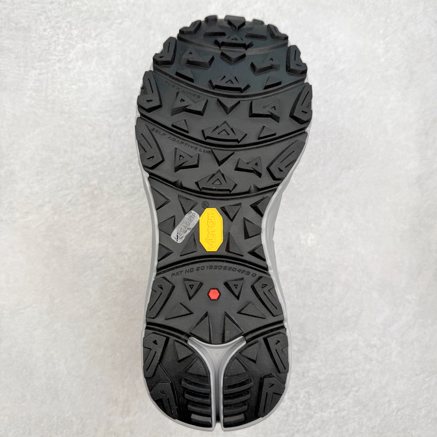 图片[9]-凯乐石 KAILAS 山行2代 GTX 25款舒适缓冲徒步 织物TPU减震防滑透气包裹性轻便低帮超强抓地力越野跑步鞋 KAILAS凯乐石品牌是全球三大全系攀登品牌之一，于2003年创立于中国广州，致力于为有攀登梦想的户外运动员及爱好者，研发制造功能性专业装备，满足他们在极限环境下安全舒适的需求，凯乐石专注于科技面料的开发及专业功能设计，产品线覆盖登山、攀岩、徒步、越野跑山、露营、旅行等多项户外运动，通过运动员的测试反馈，不断进化迭代，产品荣获国内外大奖71座，发明专利21个，更突破性的自主研发攀登器械，打造出中国的攀登硬实力。实拍调校N版已经零色差零失真 百分百还原实物色彩所见即所得 不存在货不对板色差等低级问题 选购参考实物拍摄 不混卖不参货 只用心做好货严格选品 承诺混一赔十 尺码：36 36.5 37.5 38 38.5 39 40 40.5 41 42 42.5 43 44 44.5 45-选品中心