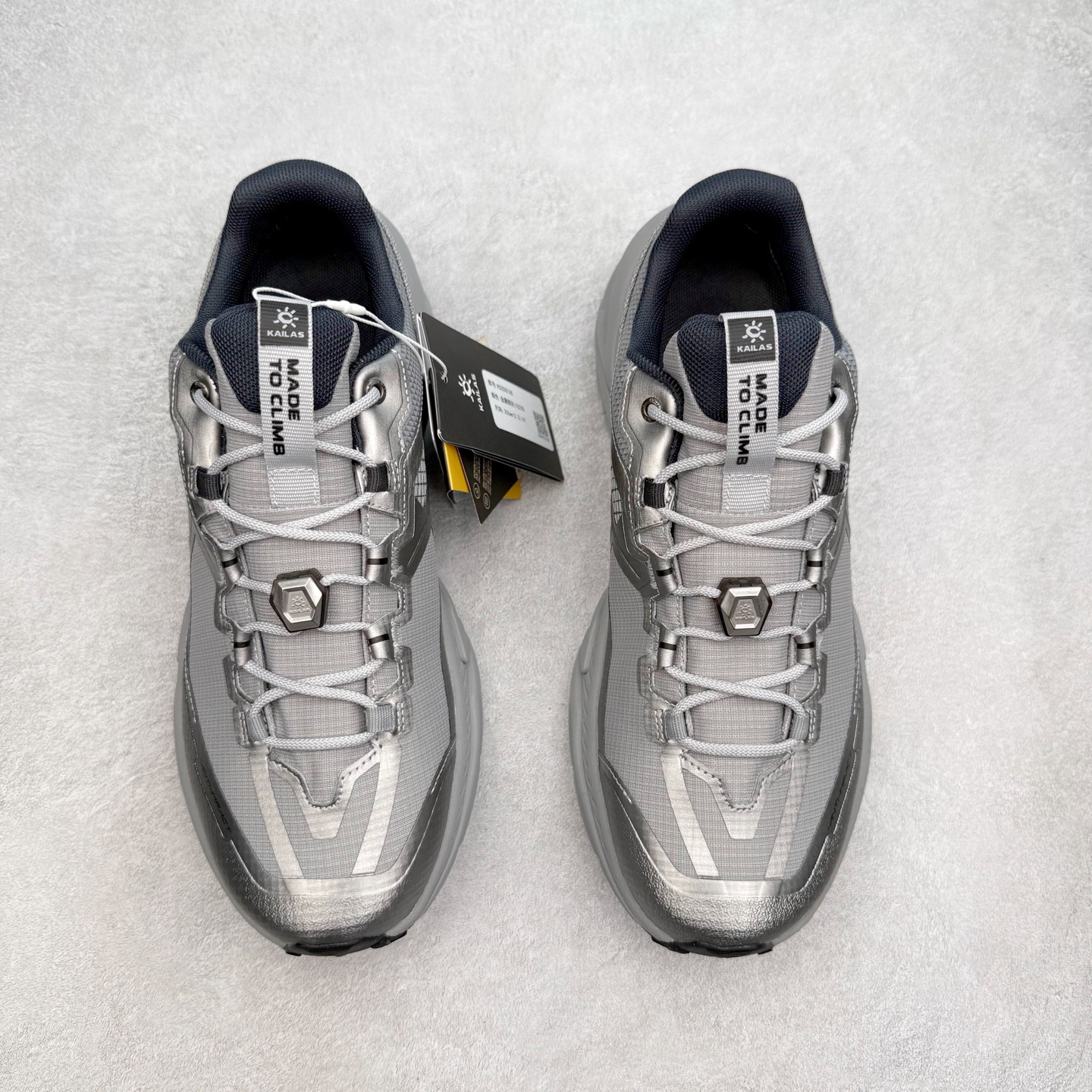 图片[2]-凯乐石 KAILAS 山行2代 GTX 25款舒适缓冲徒步 织物TPU减震防滑透气包裹性轻便低帮超强抓地力越野跑步鞋 KAILAS凯乐石品牌是全球三大全系攀登品牌之一，于2003年创立于中国广州，致力于为有攀登梦想的户外运动员及爱好者，研发制造功能性专业装备，满足他们在极限环境下安全舒适的需求，凯乐石专注于科技面料的开发及专业功能设计，产品线覆盖登山、攀岩、徒步、越野跑山、露营、旅行等多项户外运动，通过运动员的测试反馈，不断进化迭代，产品荣获国内外大奖71座，发明专利21个，更突破性的自主研发攀登器械，打造出中国的攀登硬实力。实拍调校N版已经零色差零失真 百分百还原实物色彩所见即所得 不存在货不对板色差等低级问题 选购参考实物拍摄 不混卖不参货 只用心做好货严格选品 承诺混一赔十 尺码：36 36.5 37.5 38 38.5 39 40 40.5 41 42 42.5 43 44 44.5 45-选品中心