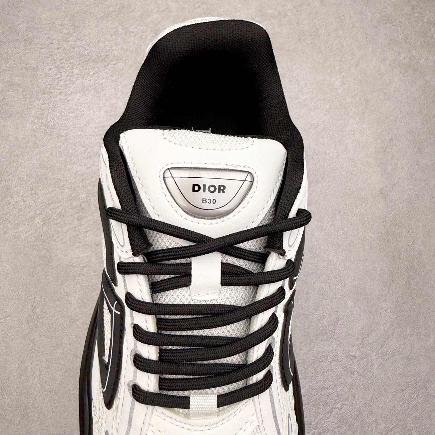 图片[5]-＃福利特价 Dior B30 迪奥网眼织物低帮运动休闲鞋 该款系列采用黑网色眼织物白和色科技料面精心制 作饰以反光“CD30”图形标志 外格轻盈的刻雕效果橡胶鞋搭底配标志性点的缀提升格调 内弹部力细节塑造想理的舒适穿着体验可与各休式闲造型配搭 彰显尚时现代的运风动范 尺码：36 37 35 39 40 41 42 43 44 45-选品中心